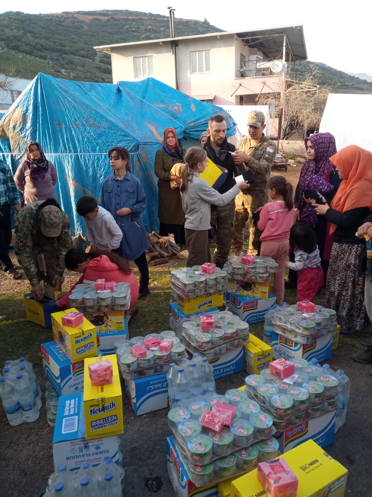 Güvenlik Kuvvetleri Komutanlığı depremin açtığı yaraların sarılmasına devam ediyorv (3)