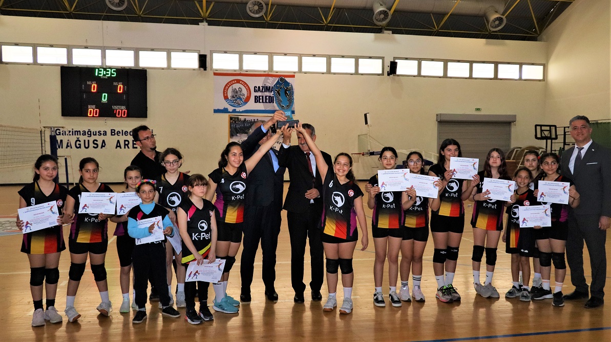 meb-cavusoglu---i--sampiyon-melekler-voleybol-kupasi-3