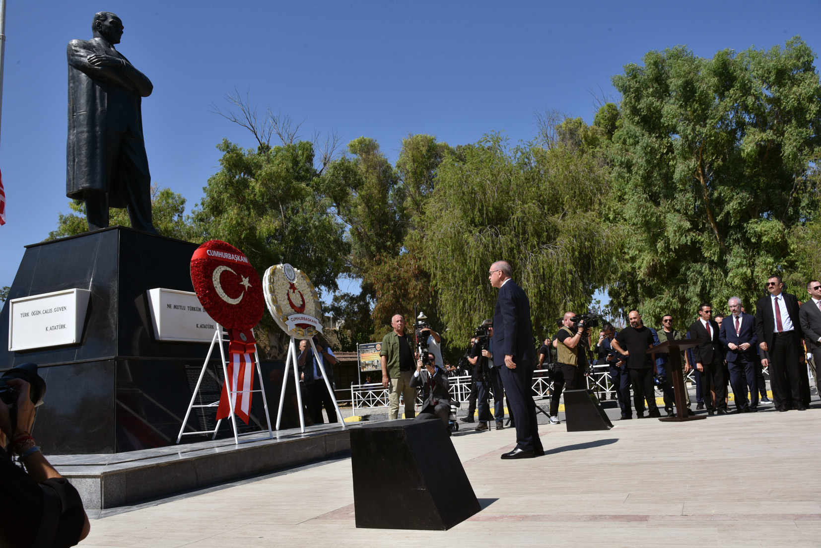 Ataturk Aniti Toren Tim 11