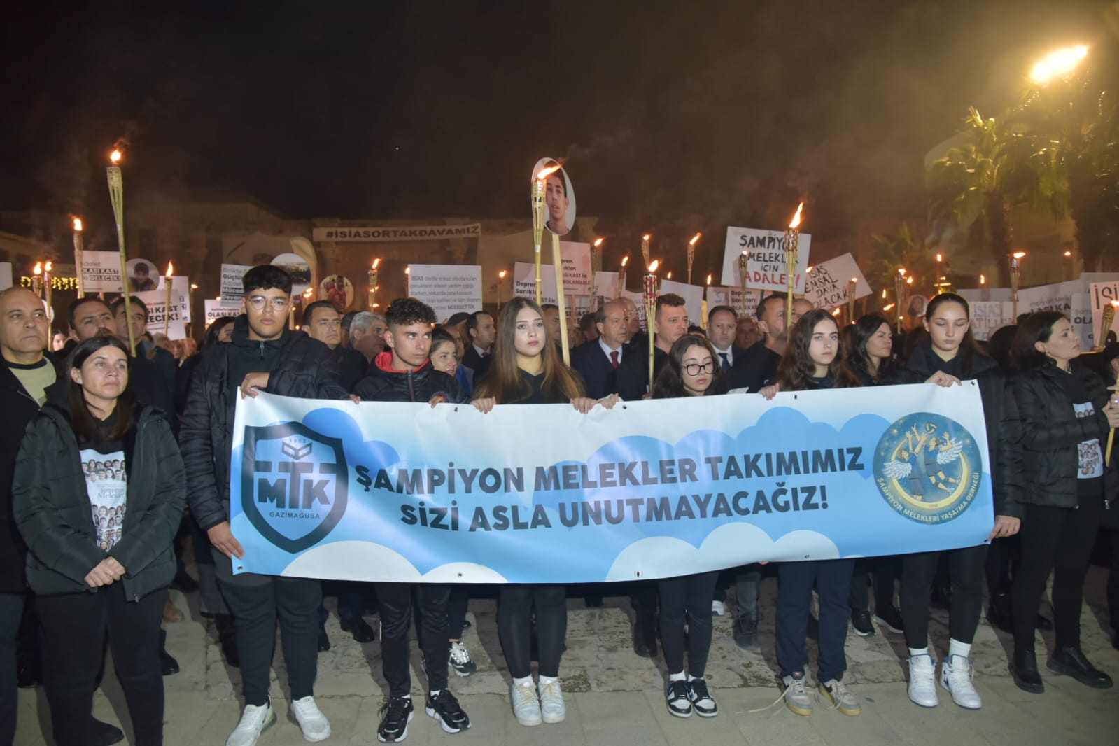 17385802799291734720598698Şampiyon Melekler Eylem (26)