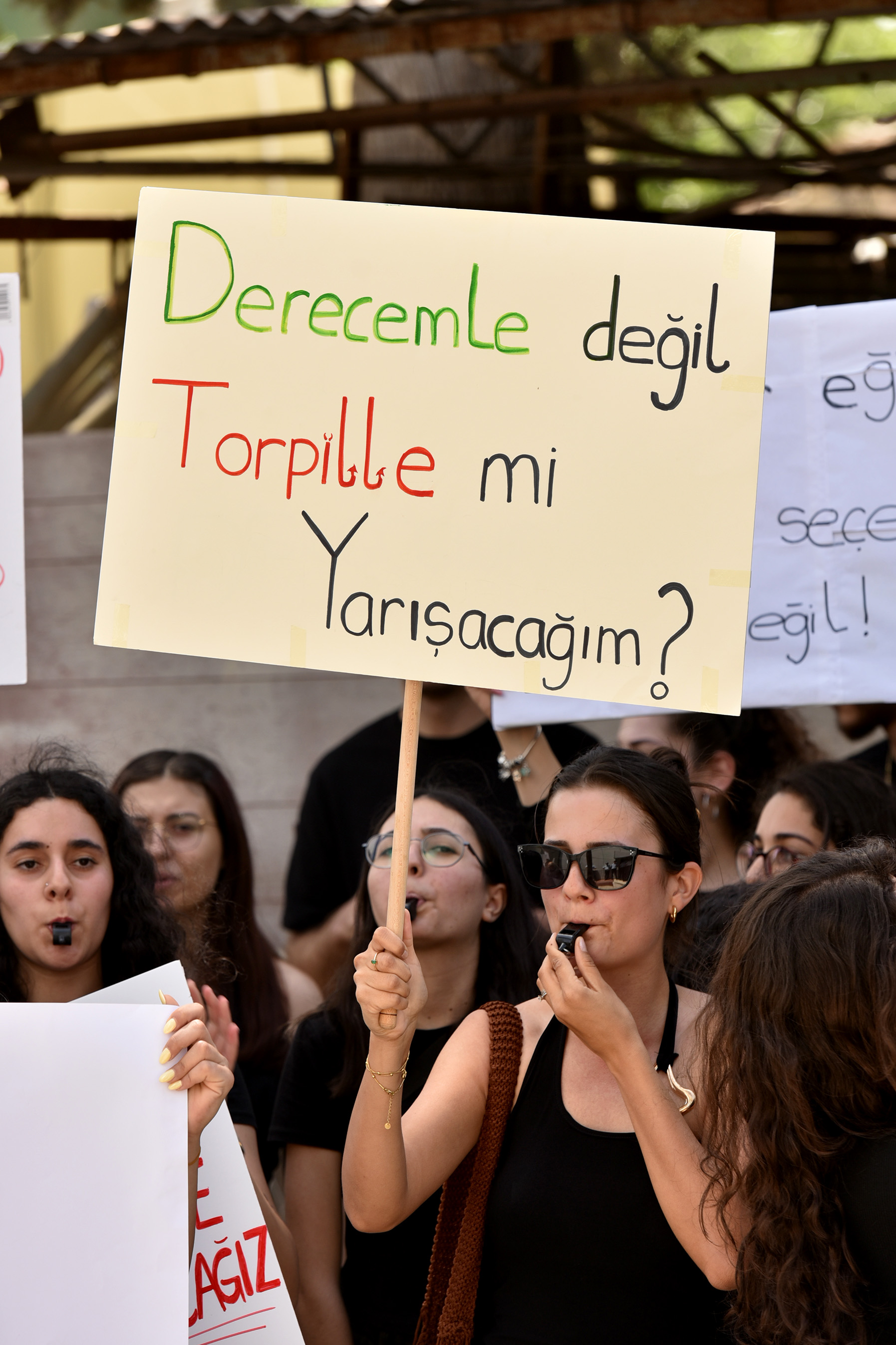1747129812295Aoa Öğrenciler Eğitim Bakanlığı'na Yürüdü 2 So