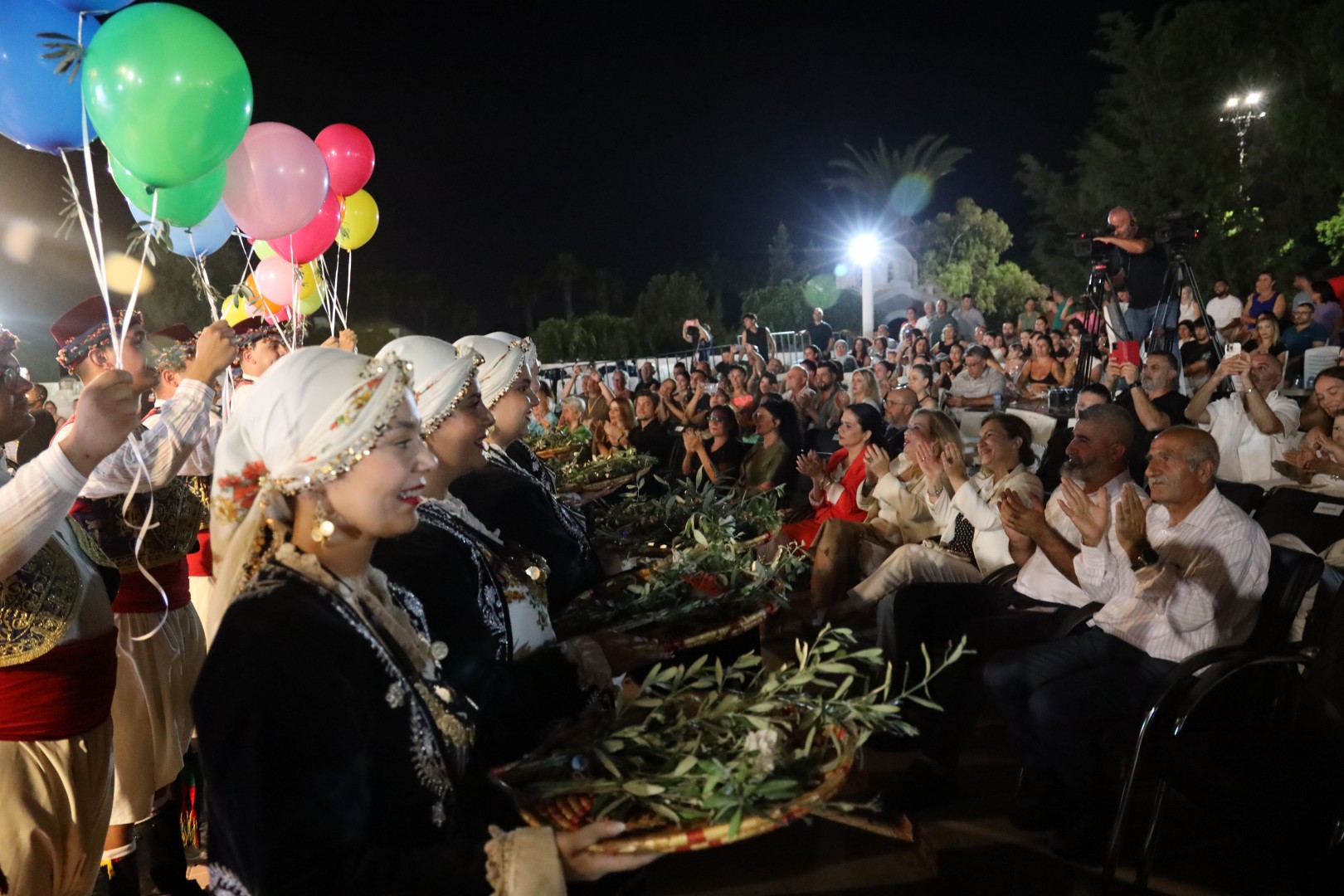 1751459133804Halk Danslari Gala Gecesi̇1