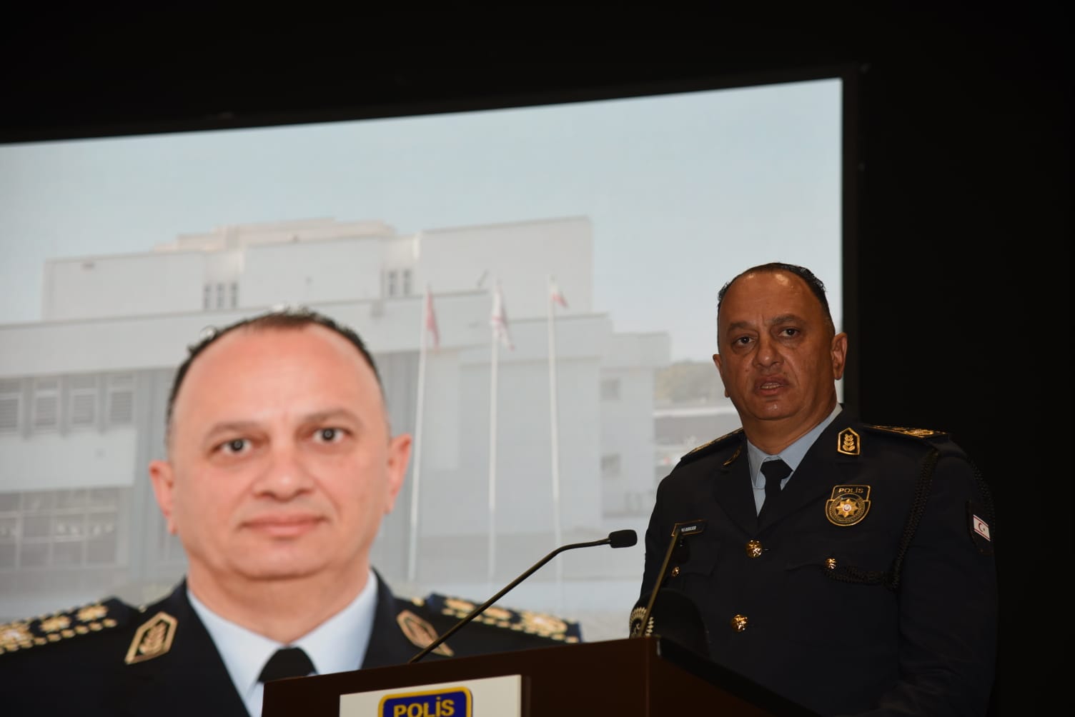 1755853157870Polis Genel Müdürü Rütbe Takma