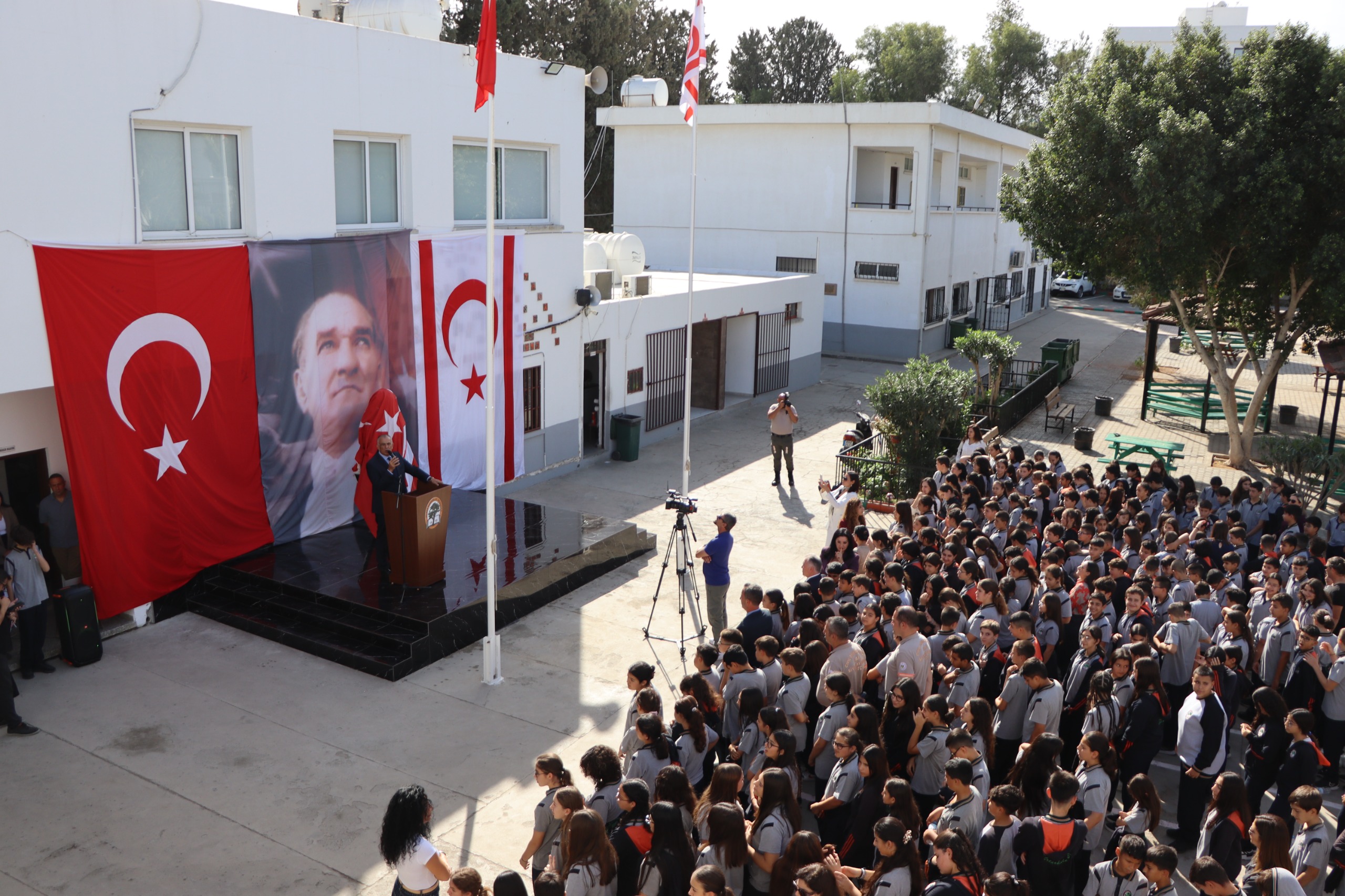 1762942741478Atleks Sanverler Ortaokulu Atatürk Büstü (6)