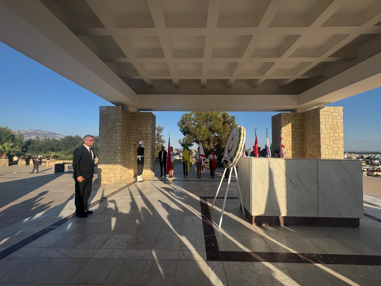 1763126869379Dr. Fazıl Küçük Anıt Mezarı'nda Tören Düzenlendi Mk (6)