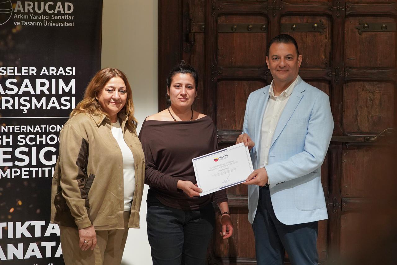 1763798303575 A R U C A D