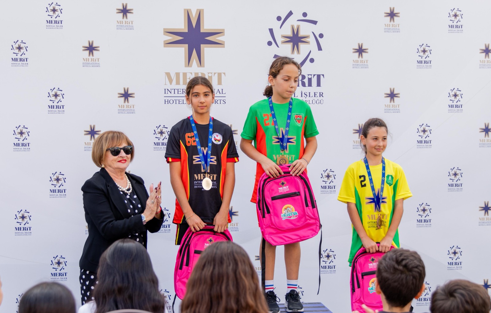 721Ae2F4 918C 40E5 Ae53 F1Ad698D87E9