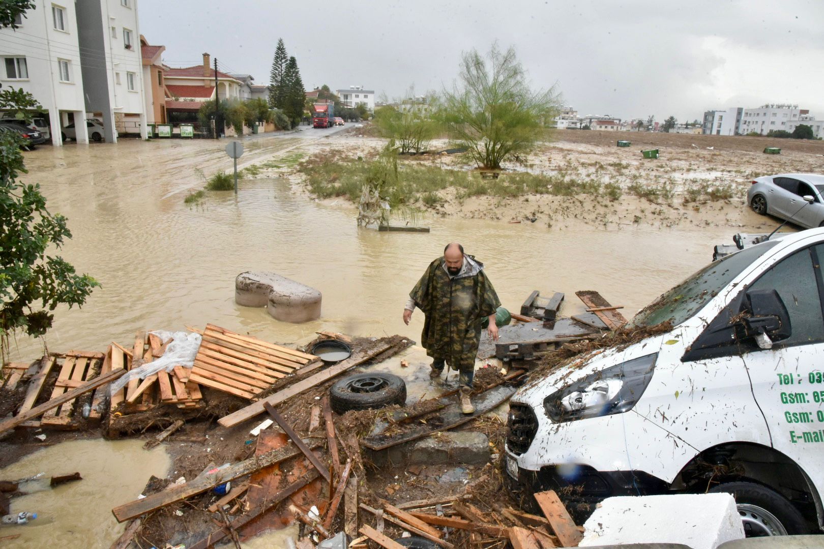 1765270386720Gönyeli Su Baskınları Ti̇m (3)