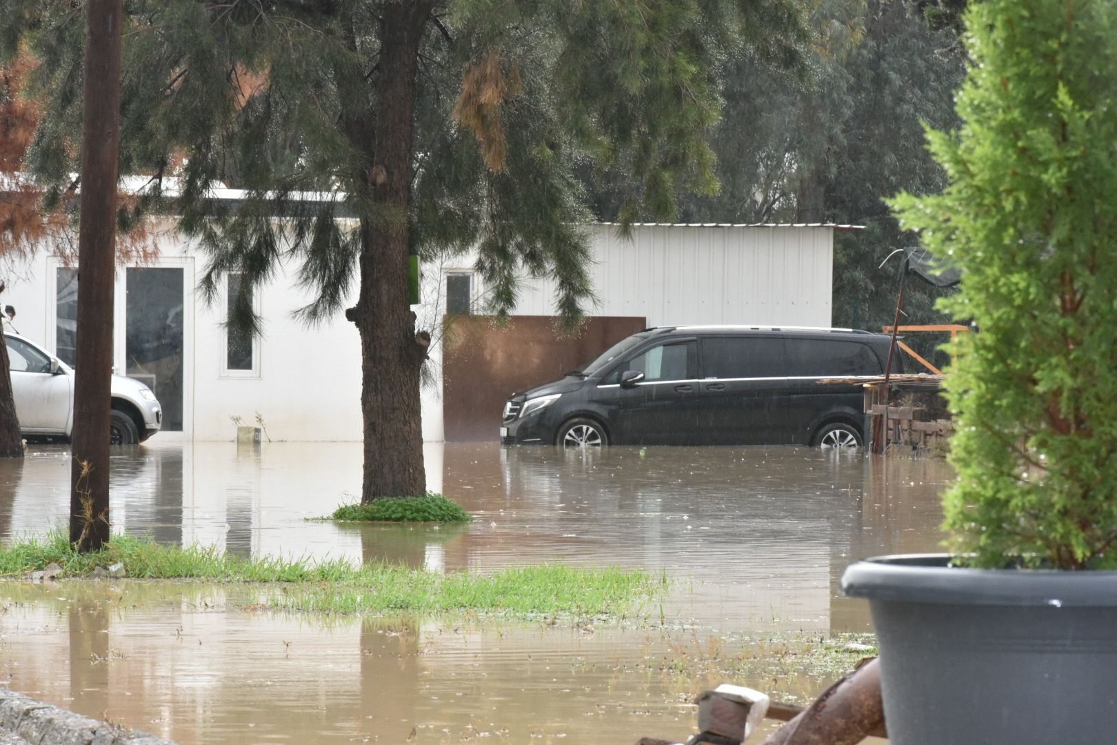 1765270386722Gönyeli Su Baskınları Ti̇m (5)