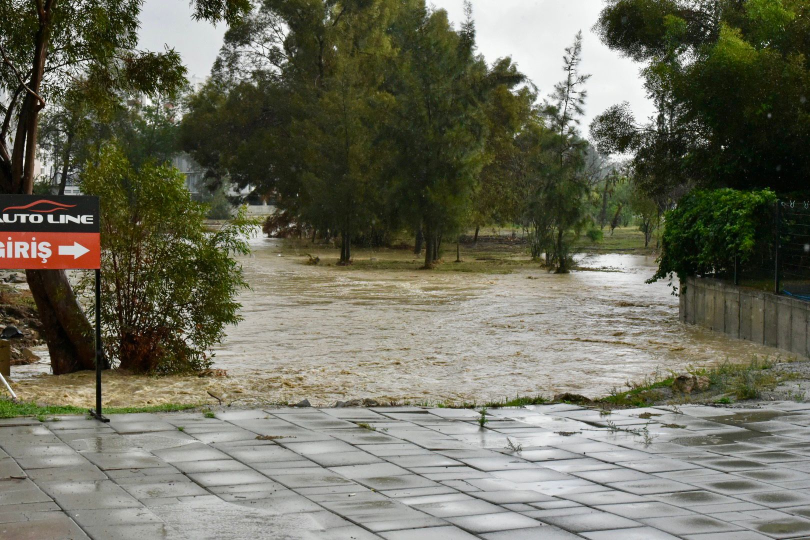 1765270386730Lefkoşa Su Baskını Ti̇m (5)