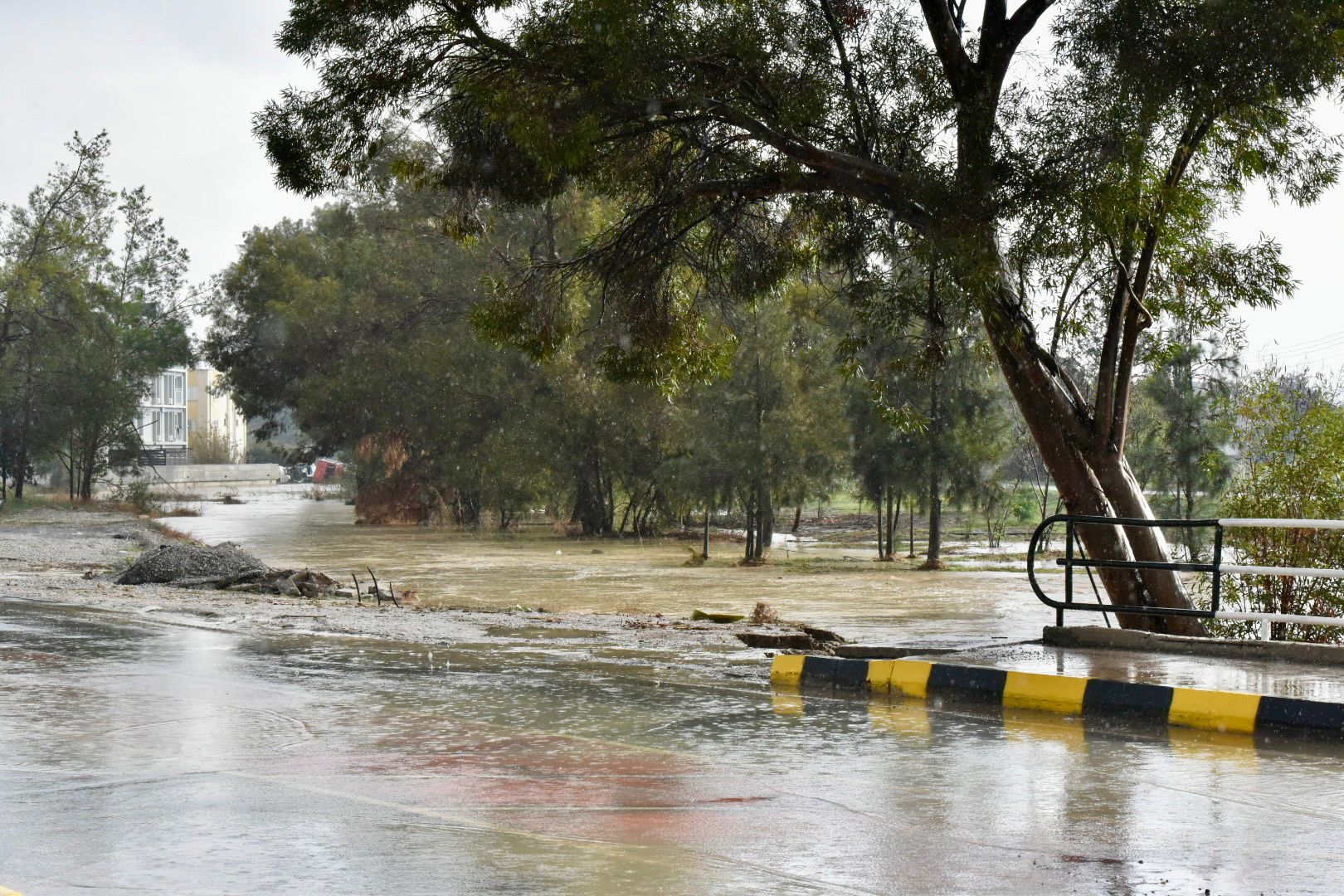 1765270386732Lefkoşa Su Baskını Ti̇m (8)