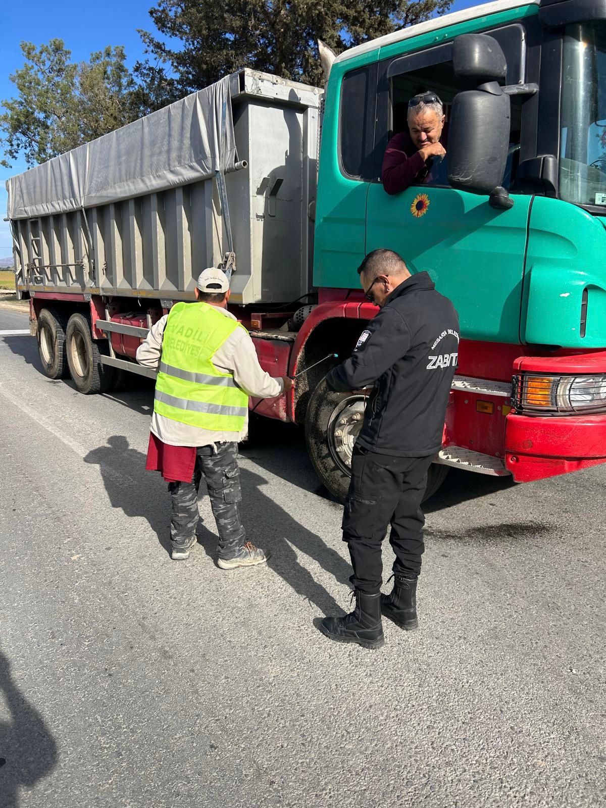 1765890117874Mesarya Belediyesi Şap Hastalığı (4)