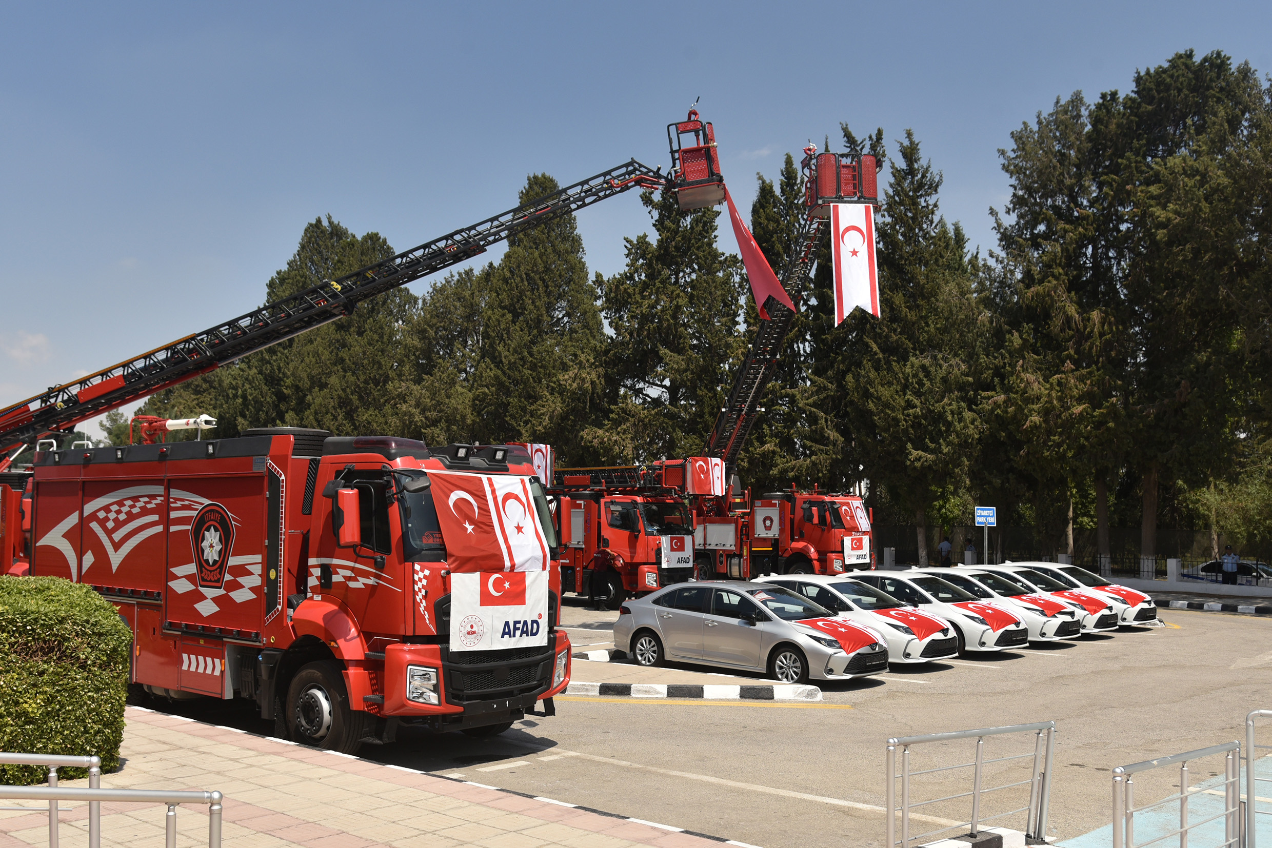 1766909822233Polis Hizmet Aracları Teslim Töreni 1 So