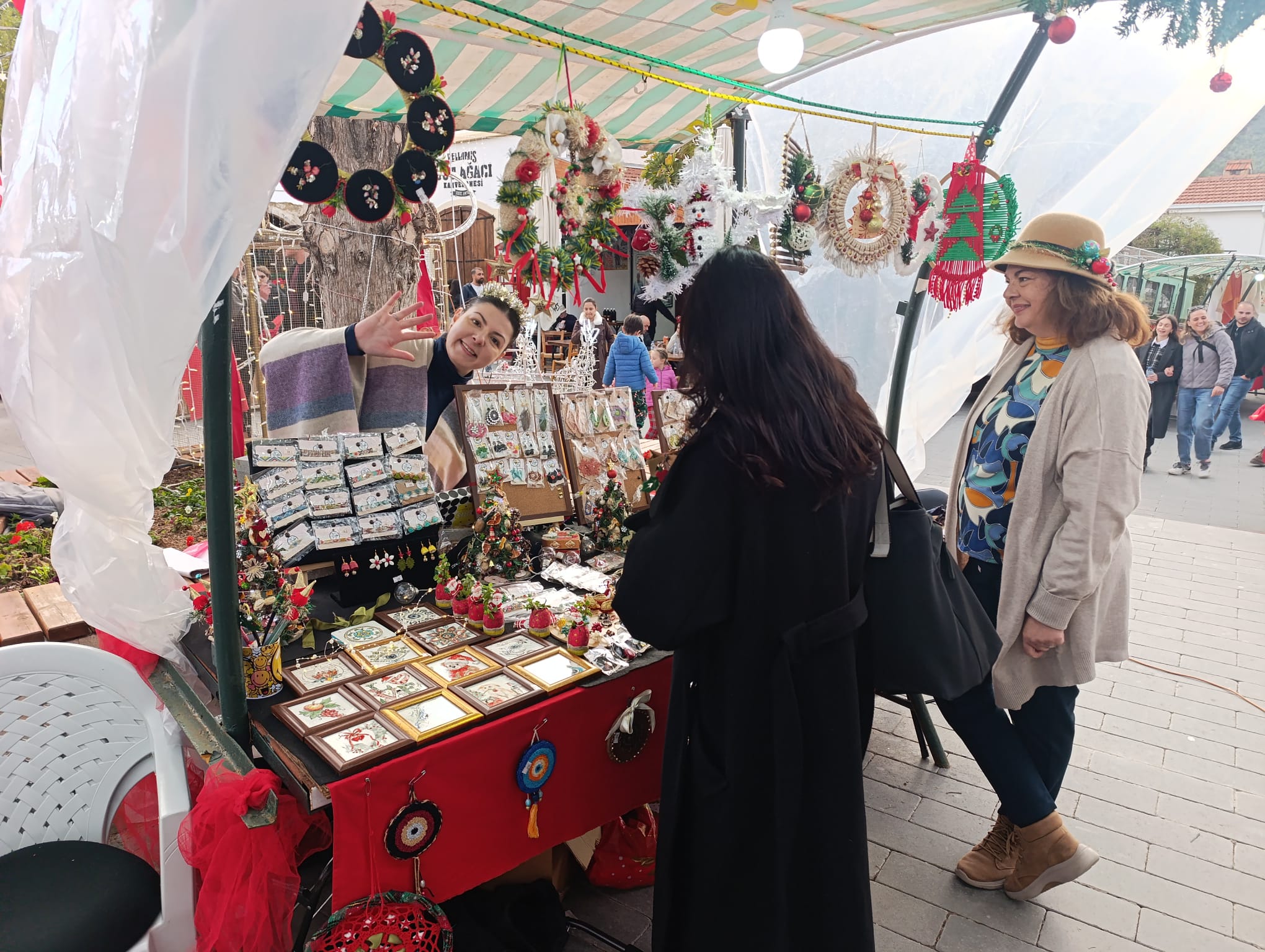 1766910844358Girne Belediyesi Yeni Yıl Pazarı (3)