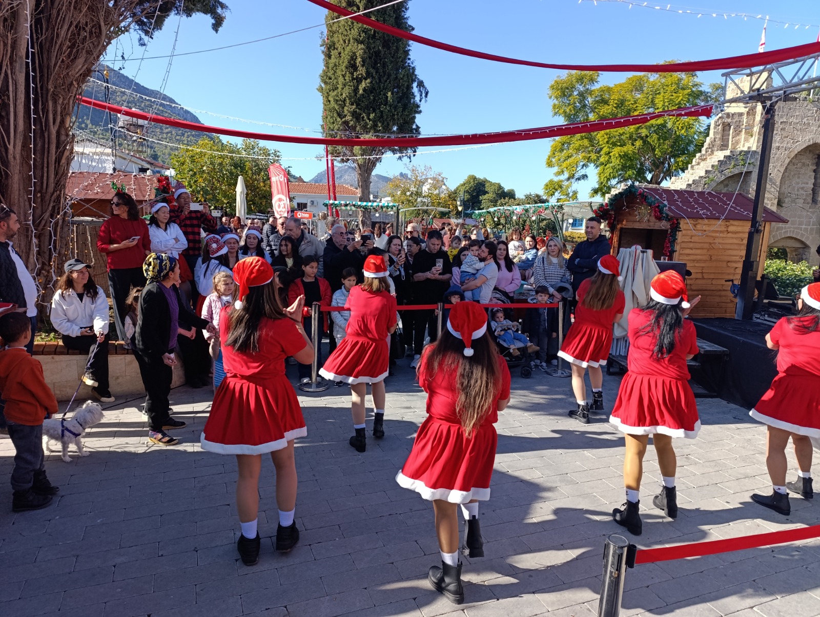 1767003203752Girne Belediyesi Yeni Yıl Pazarı (12)