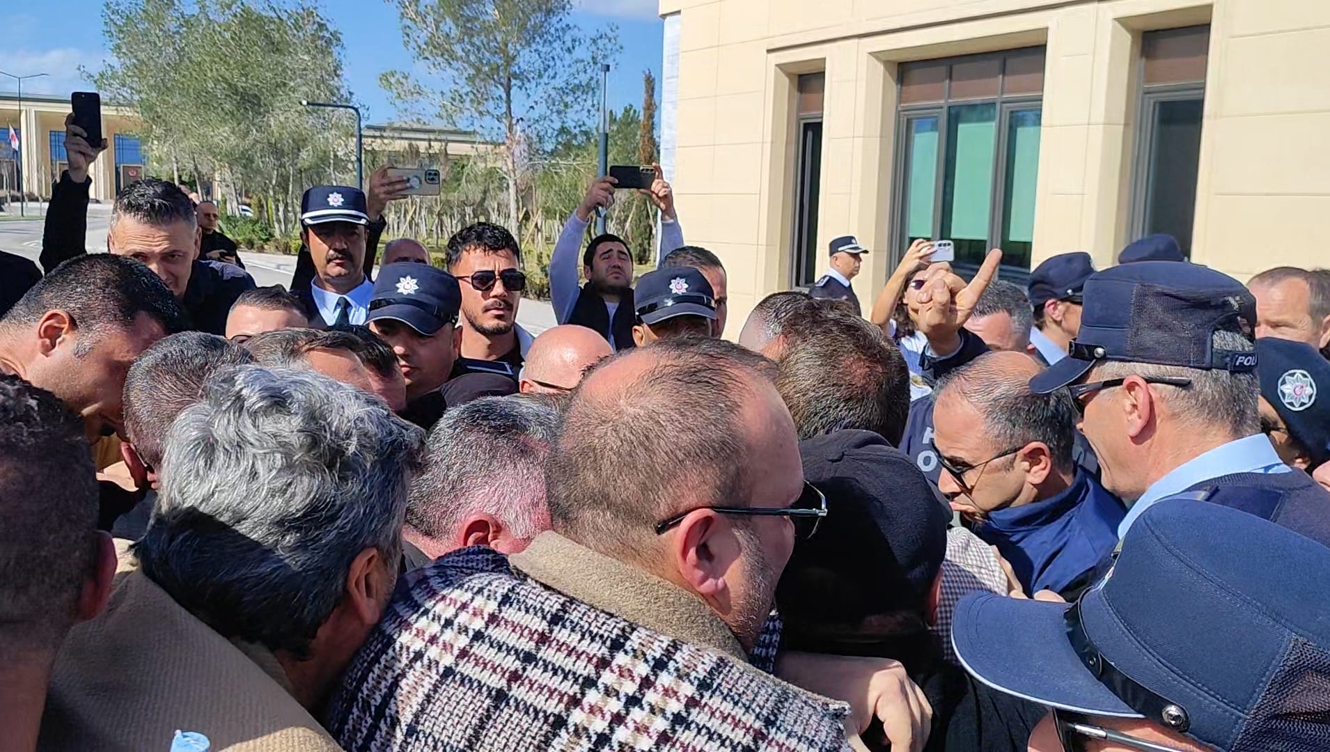 1771321744688 I M G 20260217 W A0016