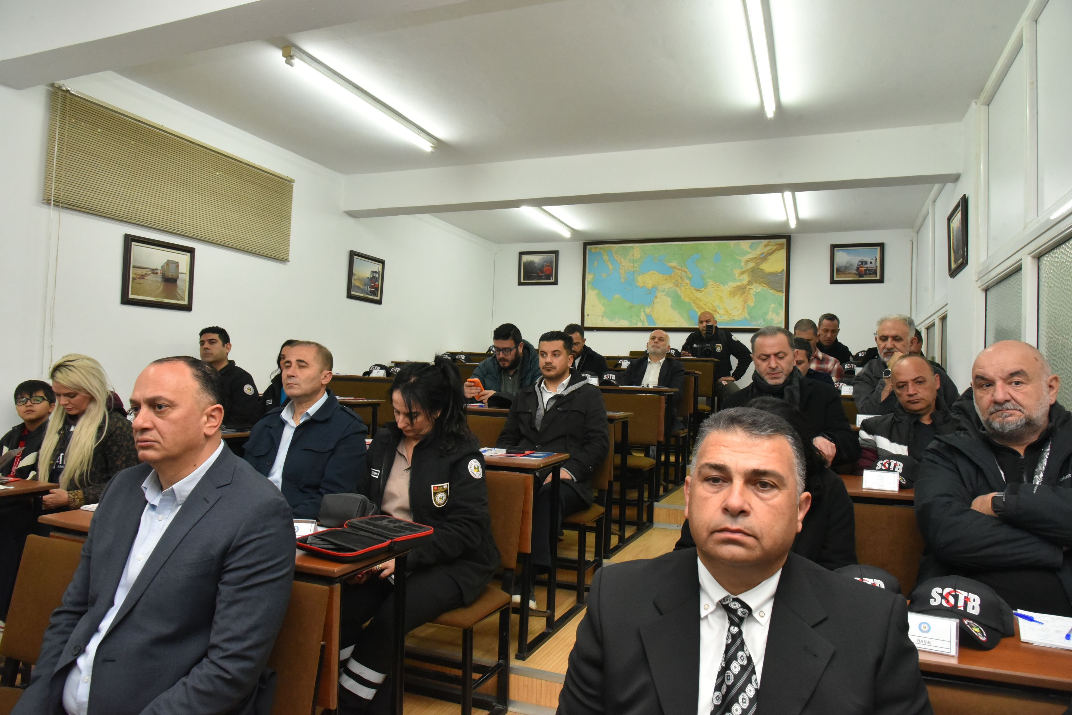 1772275649071Si̇vi̇l Savunma Ti̇m (3)