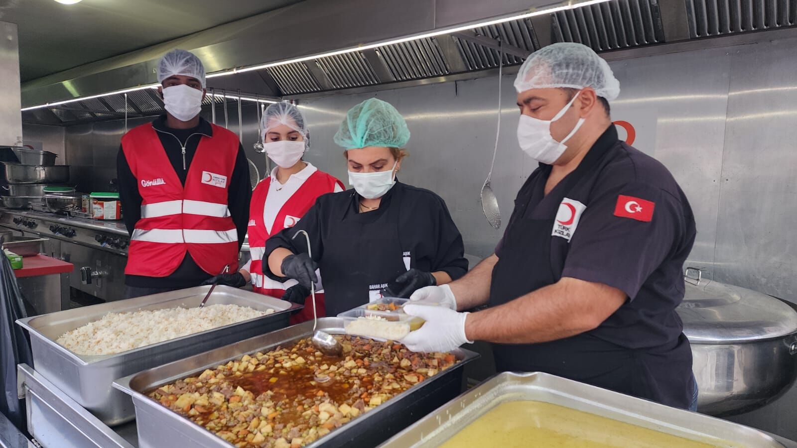 1773648550302Kizilay İftar6