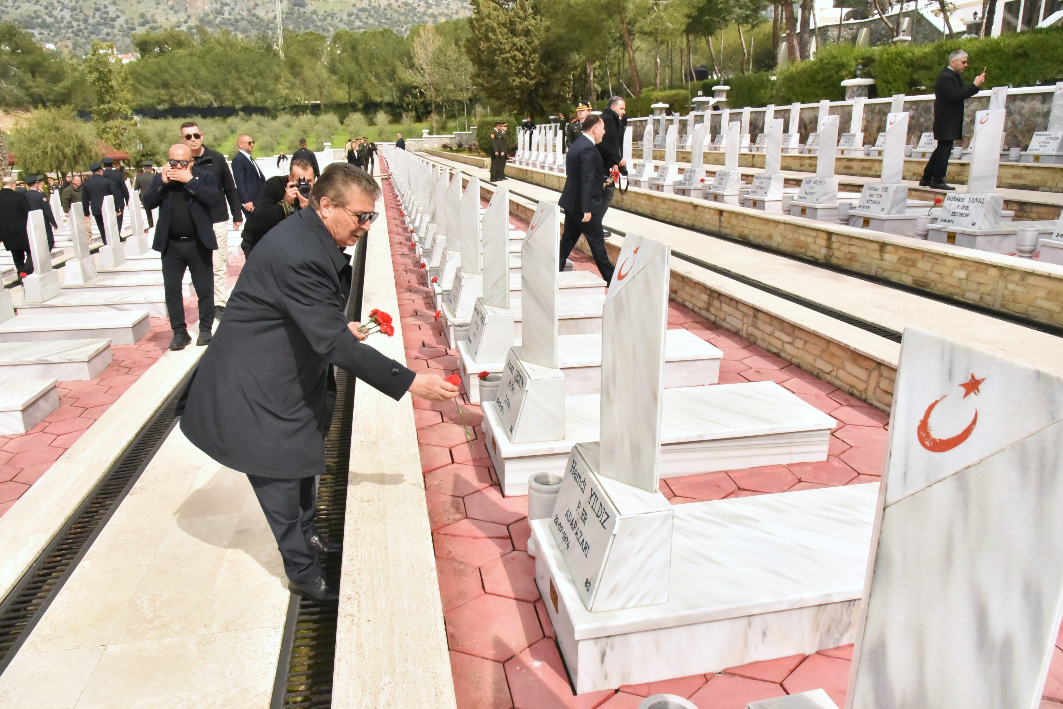 1773830301278Çanakkale Şehi̇tleri̇ Anma Ti̇m (10)