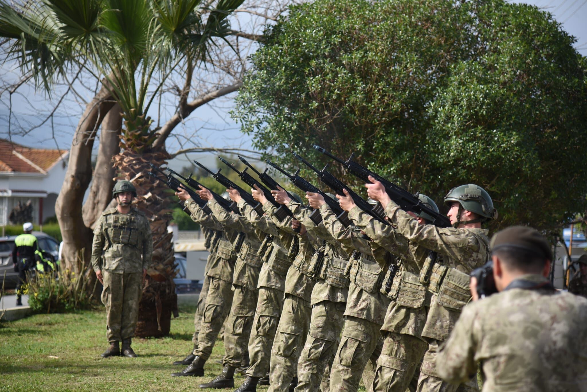 1773918311499Gazi̇veren Şehi̇tleri̇ (Ero) 10-1