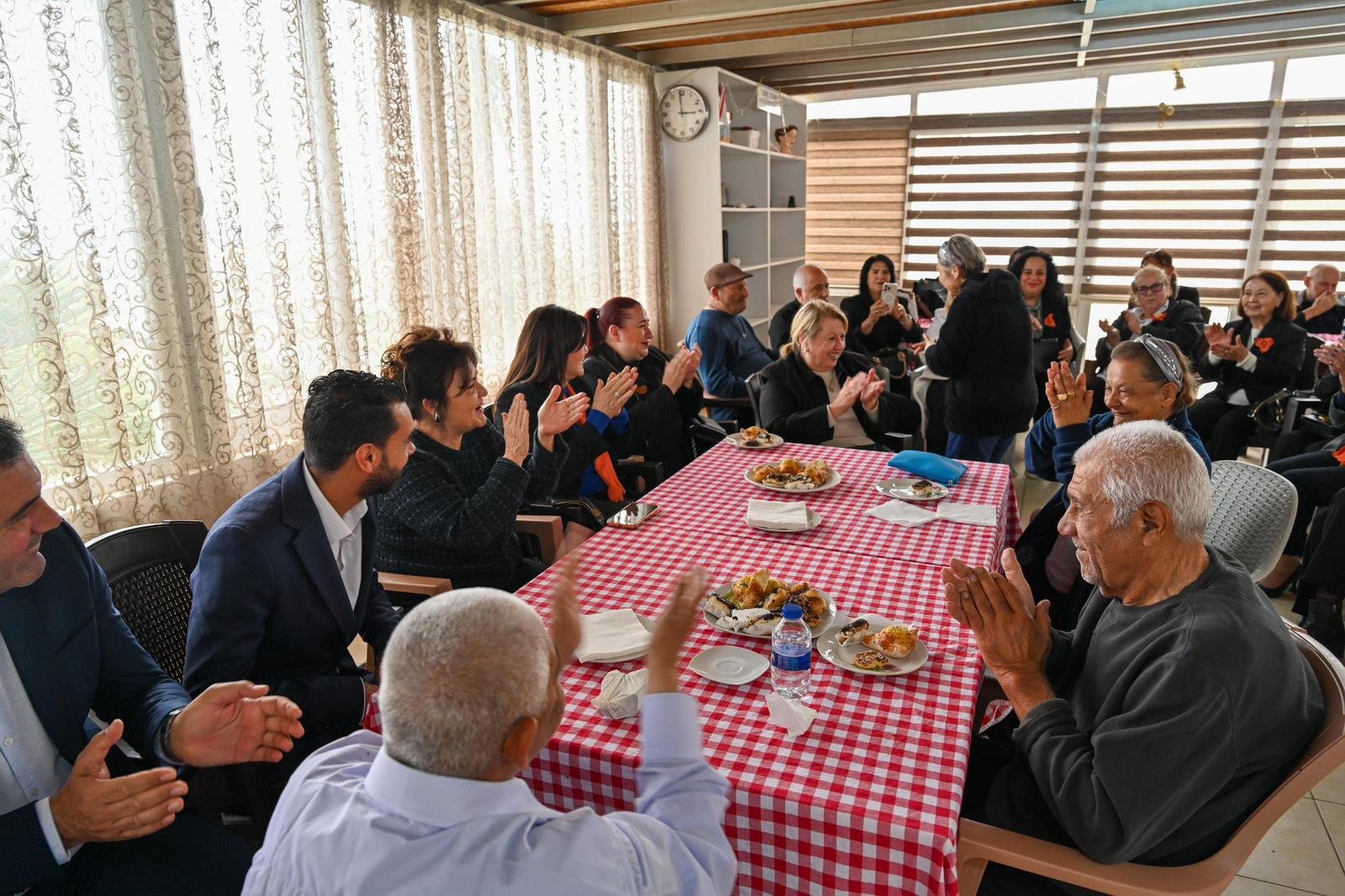 1774357056507Zerrin Üstel Yaşlılar (1)