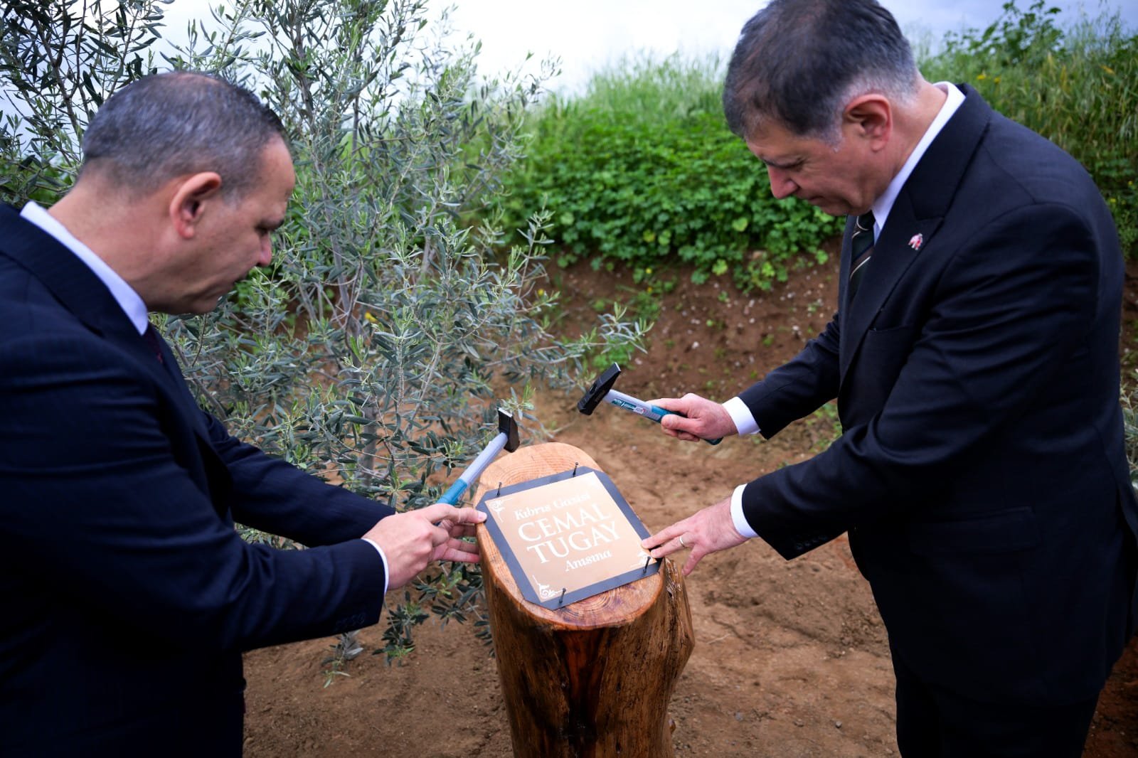 Harmancı ve Tugay, Spor ve Kardeşlik Parkı alanını ziyaret etti
