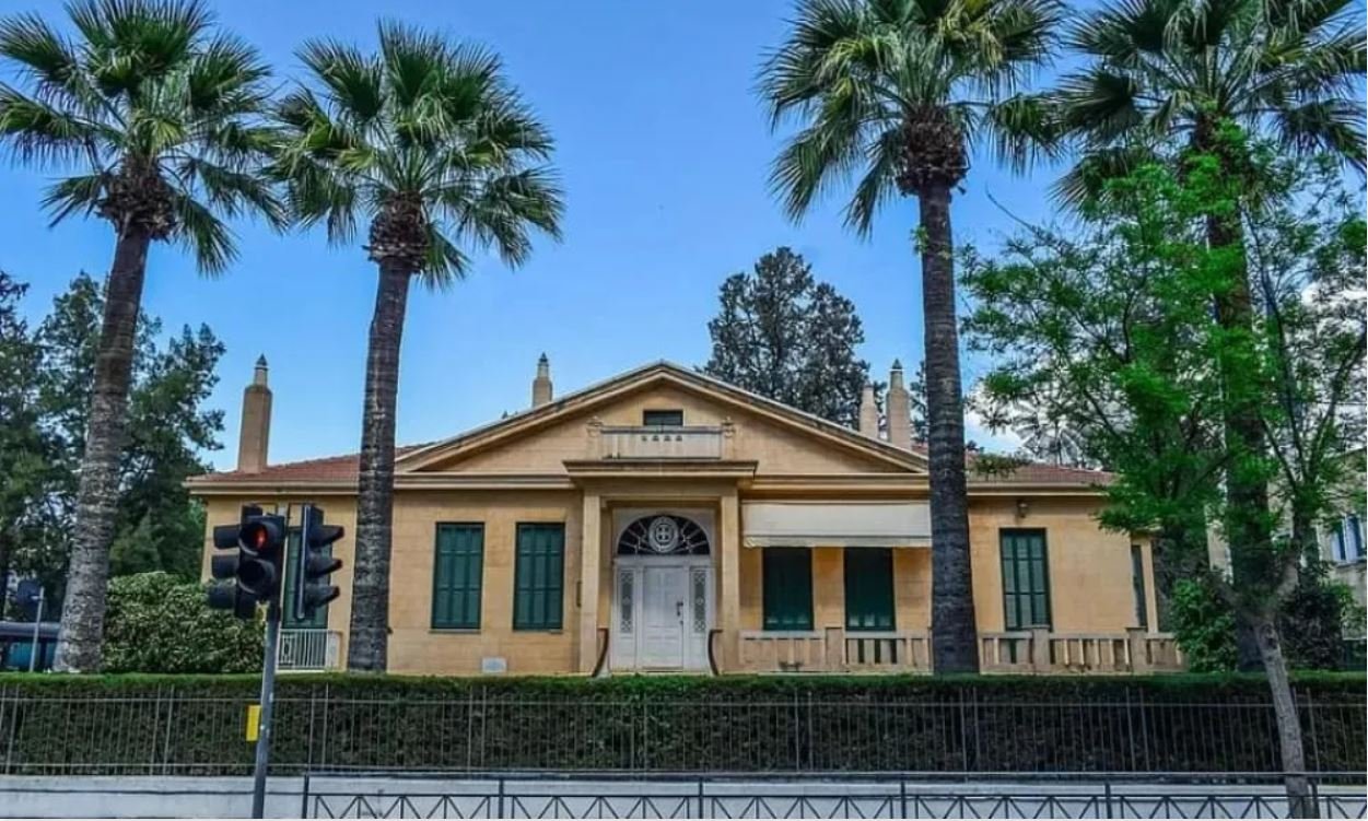 Faneromeni Kilisesi'ne ait Yunanistan Büyükelçiliği'nin kullanımınaki bir bina Yunanistan'a bağışlanıyor