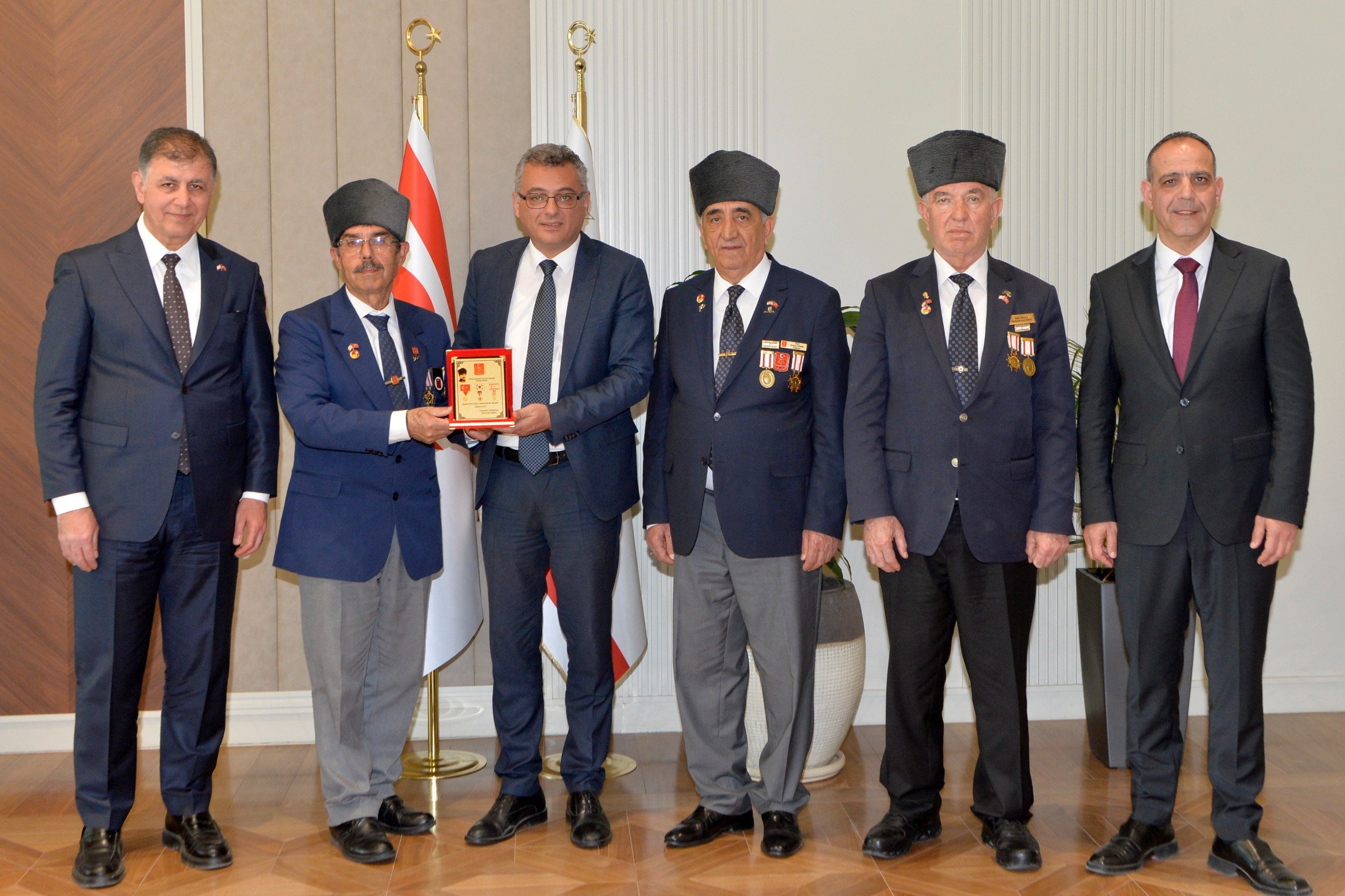 Erhürman, İzmir Büyükşehir Belediye Başkanı Tugay'ı kabul etti