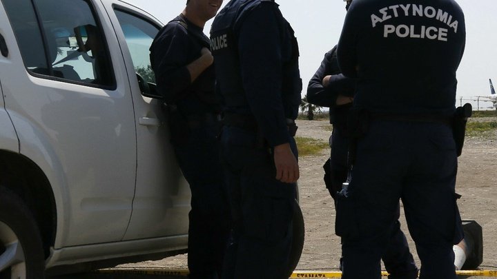 Avgoru bölgesindeki askeri tesisler önünde fotoğraf çekenler tutuklandı