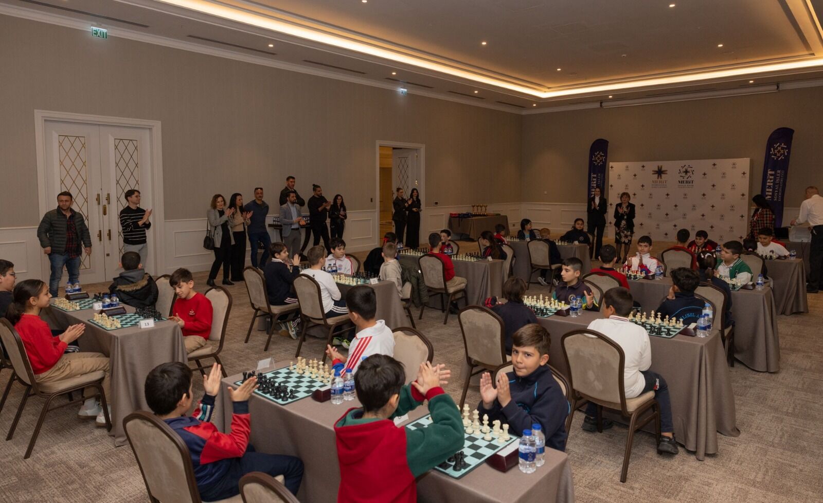 A1458924 C149 49E8 Be7B 9571A7D36826