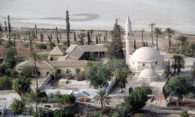Hala Sultan Tekkesindeki ibadetin Rum Yönetimi tarafından engellenmesi