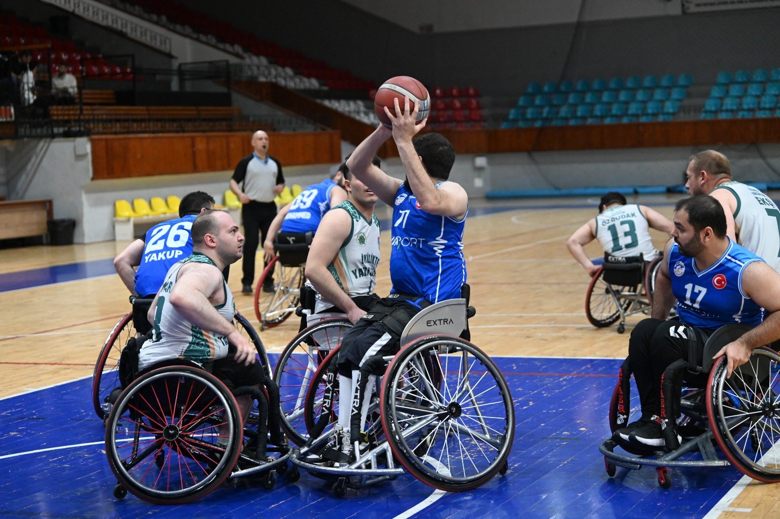 Vakıflar’dan Farklı Galibiyet (66-42)