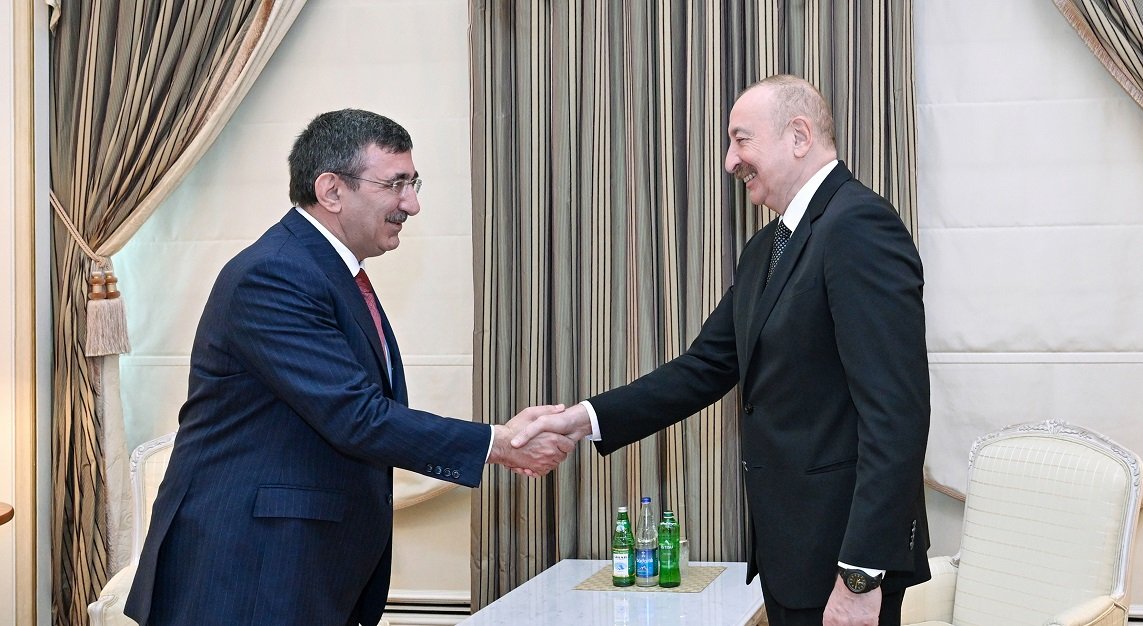 Aliyev ile görüşen Cevdet Yılmaz KKTC Başbakanı'nın TDT'ye katılımından dolayı Azerbaycan'a teşekkür etti