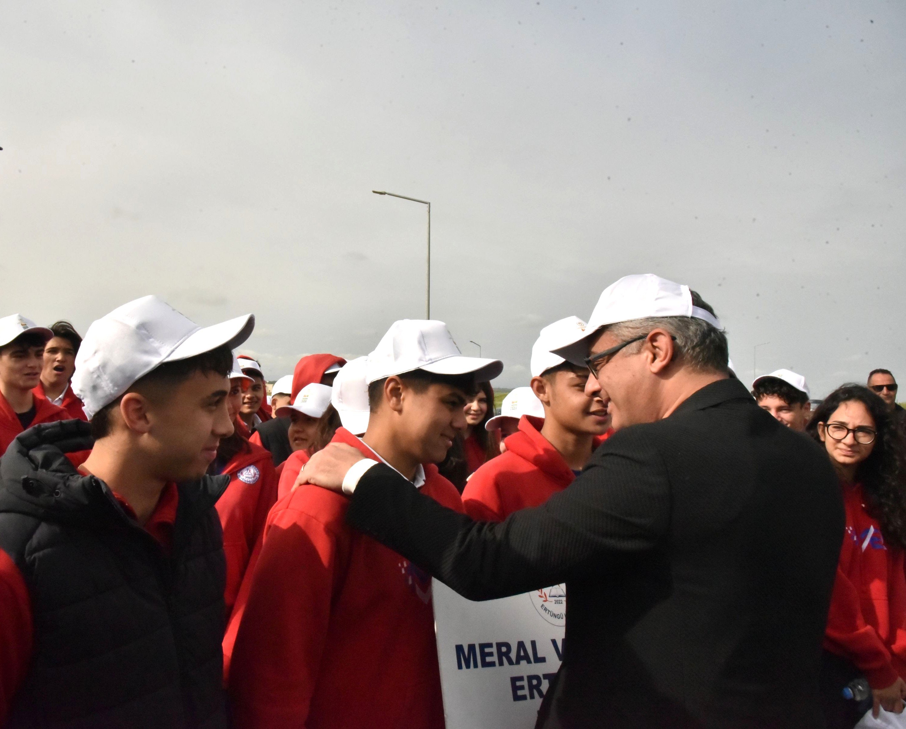 1775033733811Cumhurbaşkanliği Fi̇dan Di̇ki̇mi̇ Ti̇m (12)