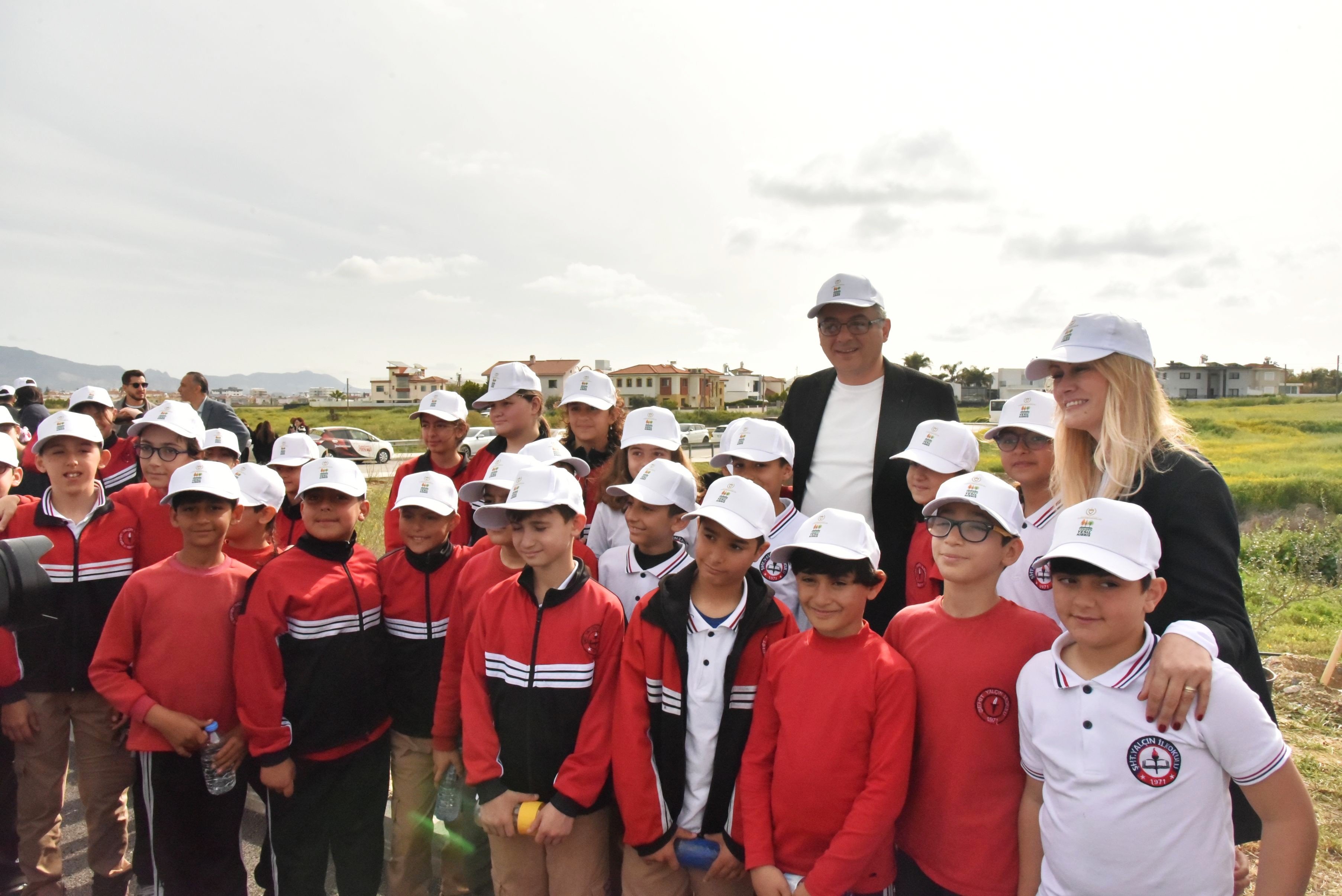 1775033733814Cumhurbaşkanliği Fi̇dan Di̇ki̇mi̇ Ti̇m (13)