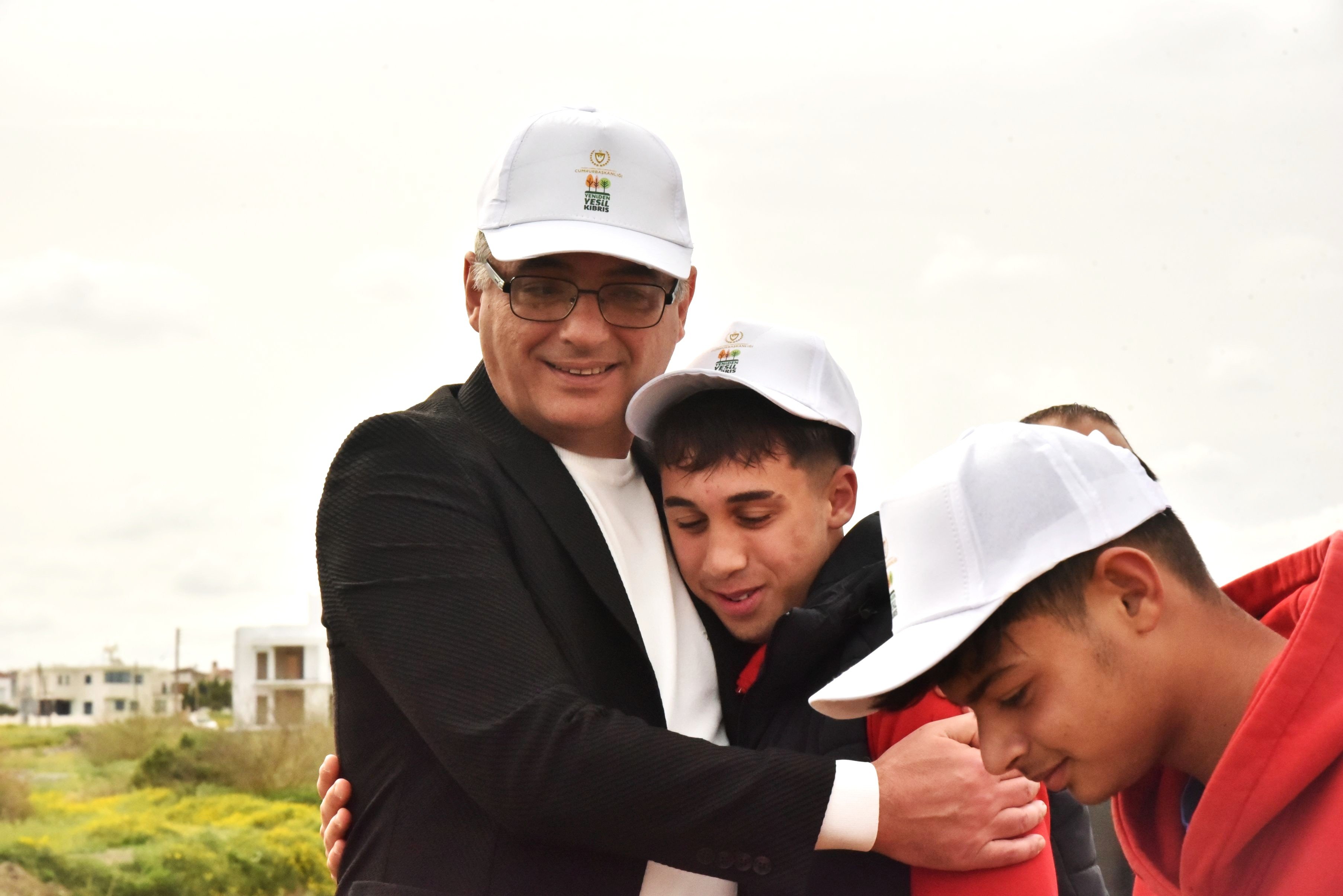 1775033733833Cumhurbaşkanliği Fi̇dan Di̇ki̇mi̇ Ti̇m (6)