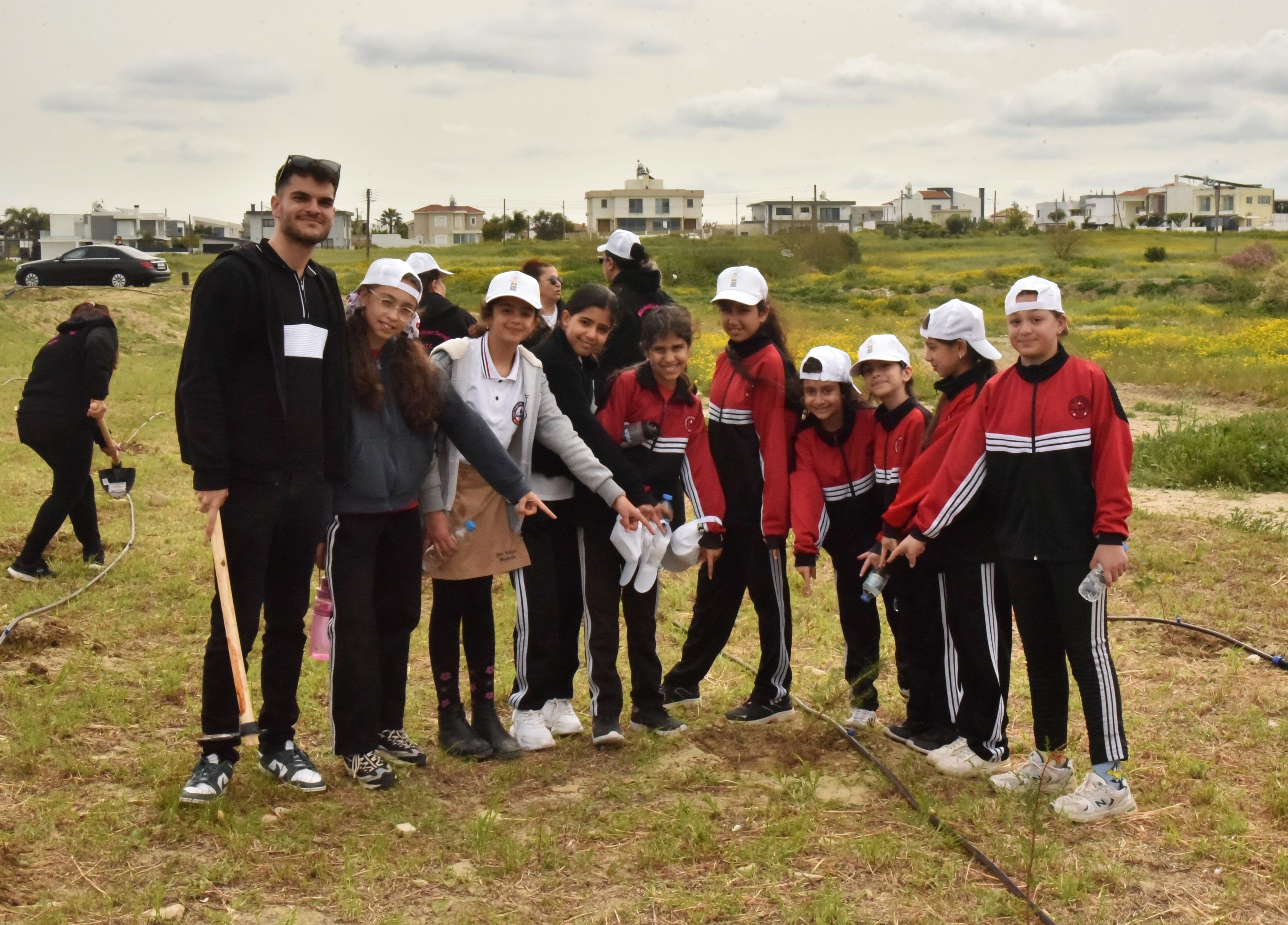 1775033733839Cumhurbaşkanliği Fi̇dan Di̇ki̇mi̇ Ti̇m (11)