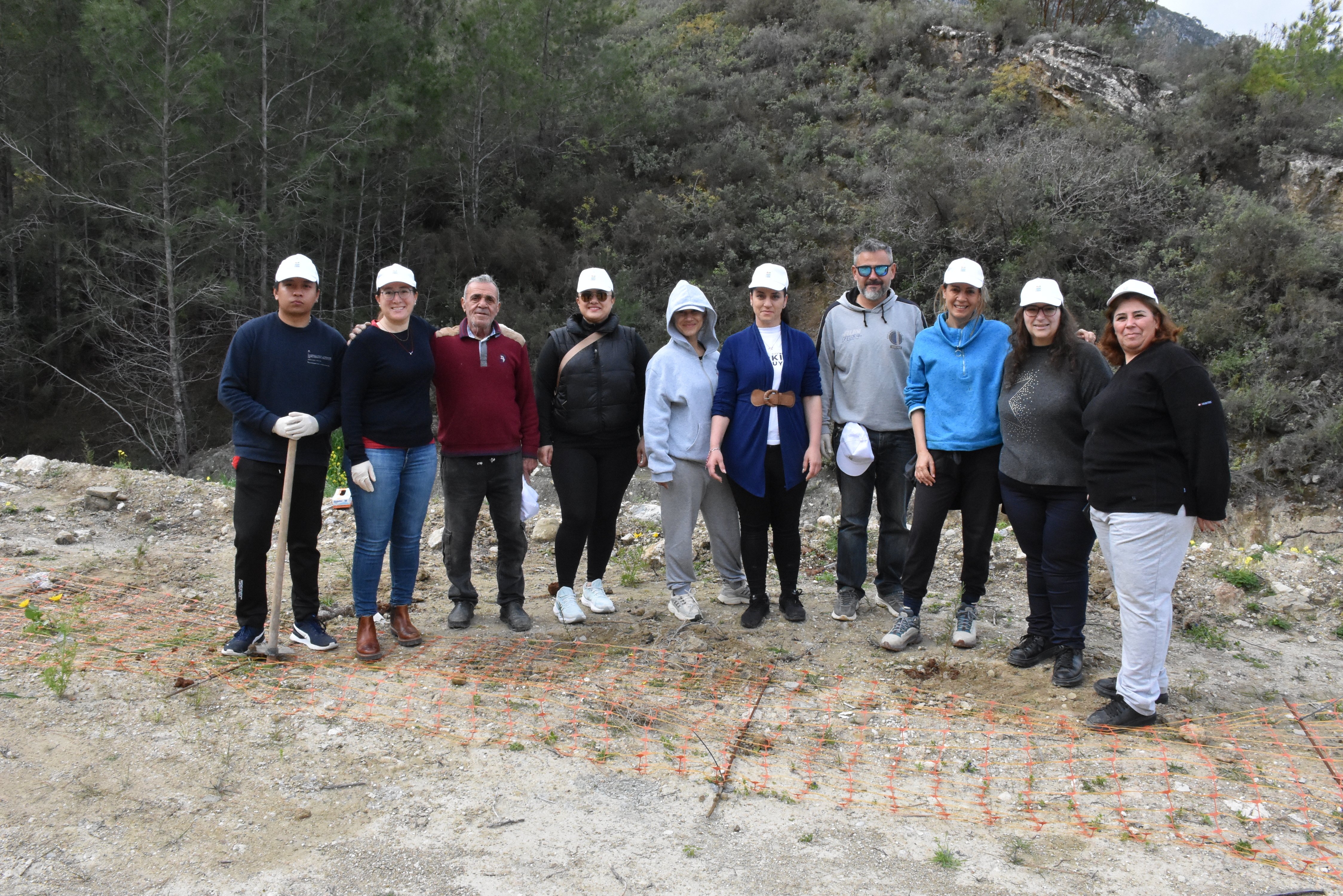 “Yeniden Yeşil Kıbrıs” projesi kapsamında Girne’de bin 200 fidan dikildi