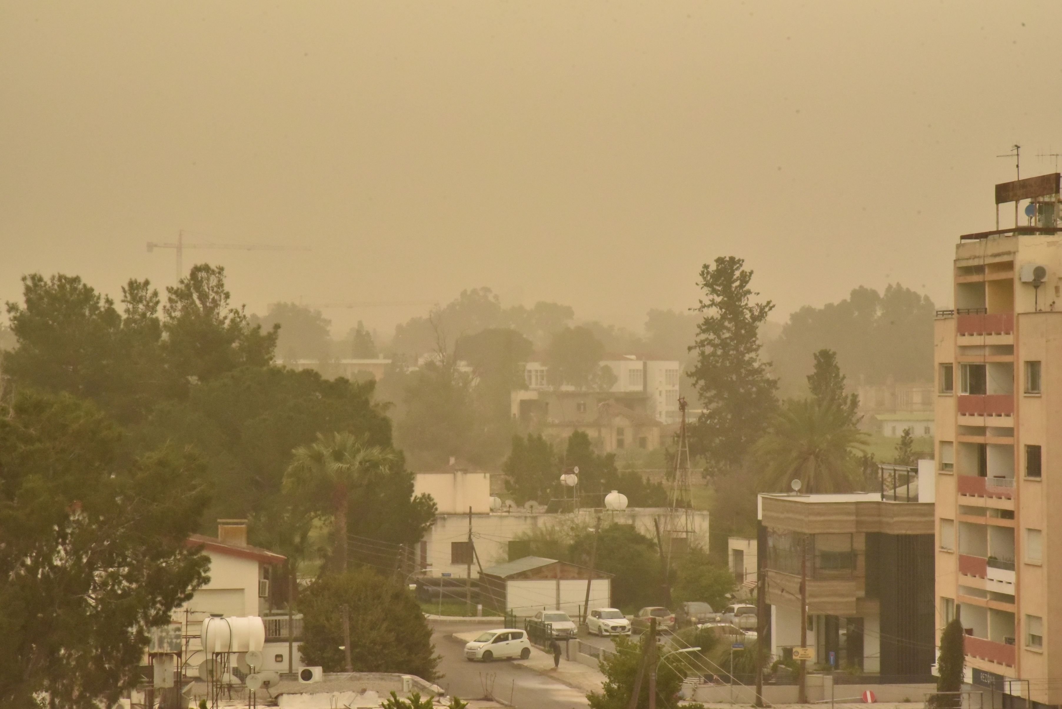 Ülke tozlu havanın etkisinde… Bazı bölgelerdeki ölçümler normalin 40 katını aştı