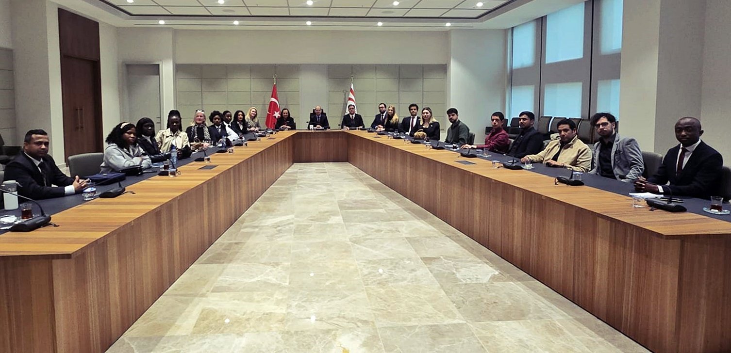 GAÜ heyeti, Cumhurbaşkanlığı Yerleşkesi’ni ziyaret etti