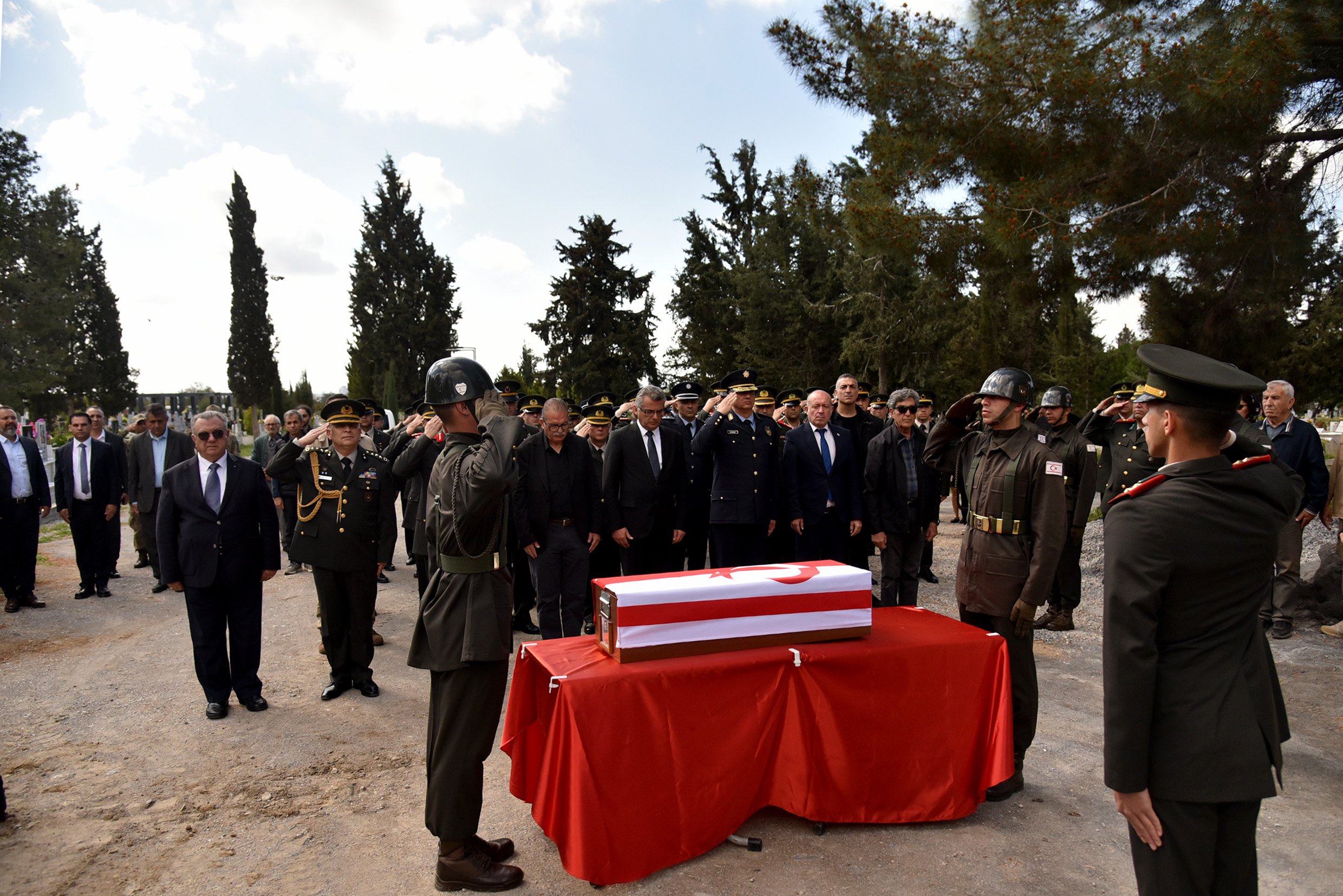 1775810186814Sht Resat Ahmet Defnedildi 7 So