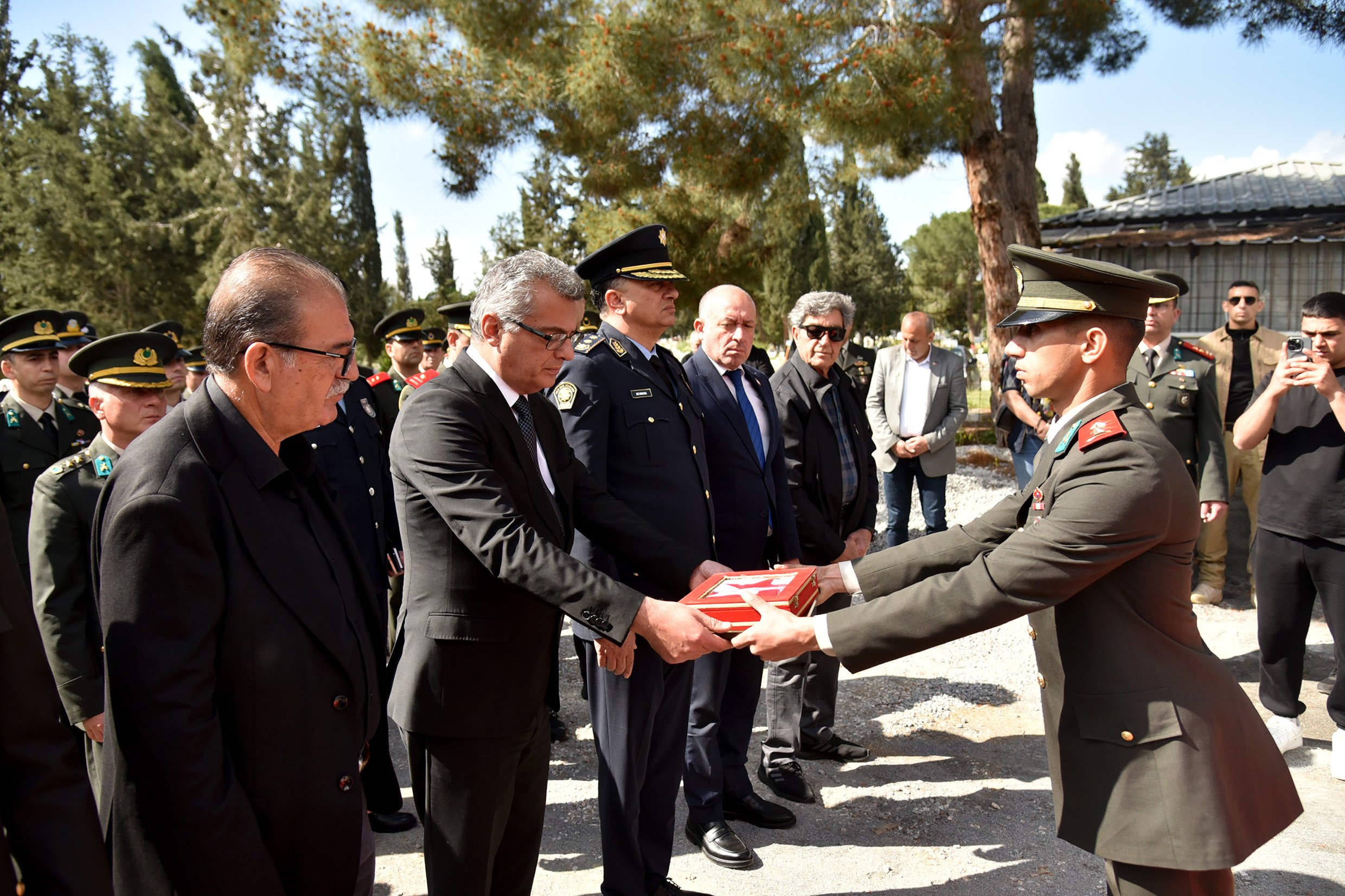 1775810186814Sht Resat Ahmet Defnedildi 8 So