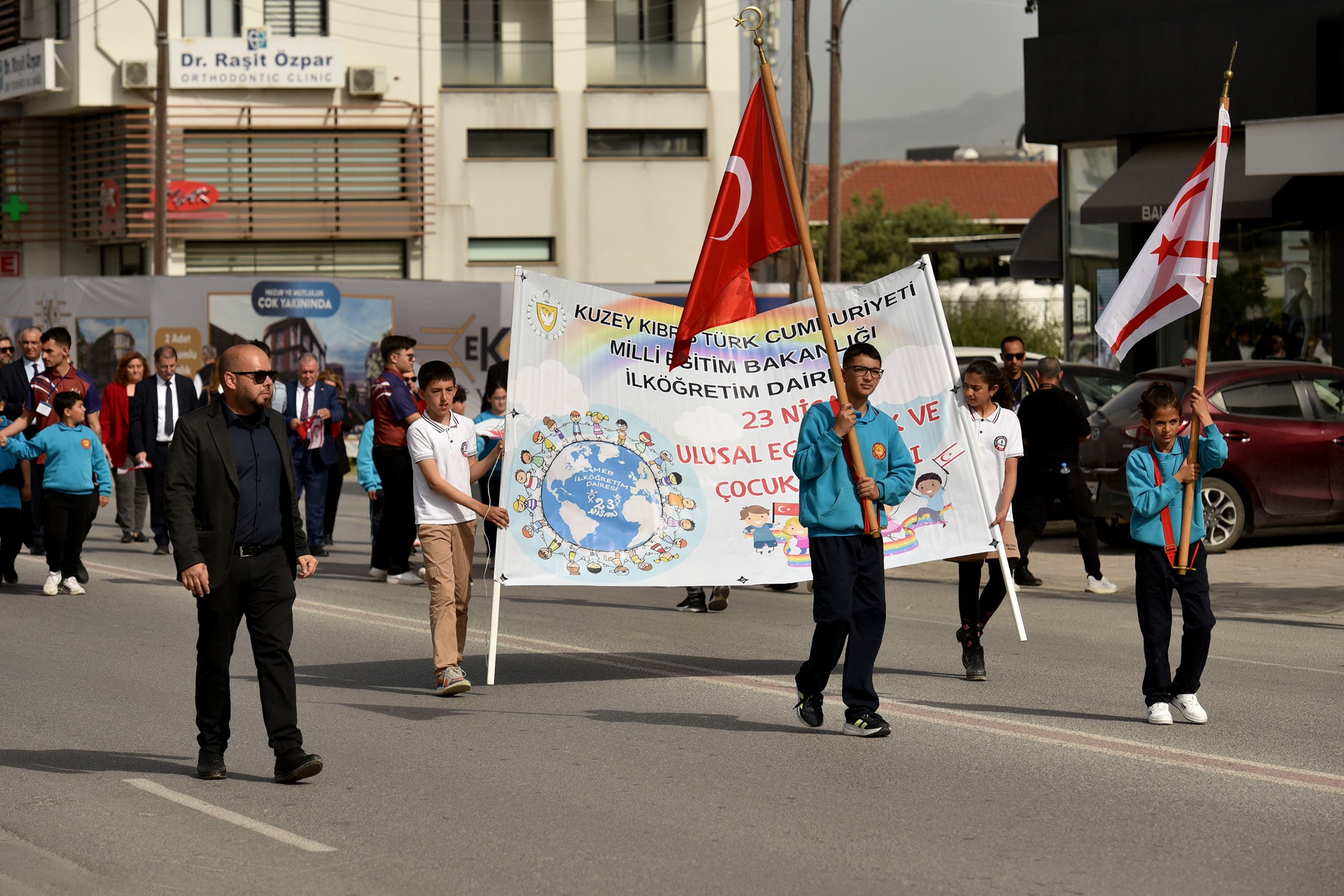 177633060144723 Nisan Kutlamaları Cercevesinde Kortej Ve Dans Gosterileri Duzenlendi 2 So