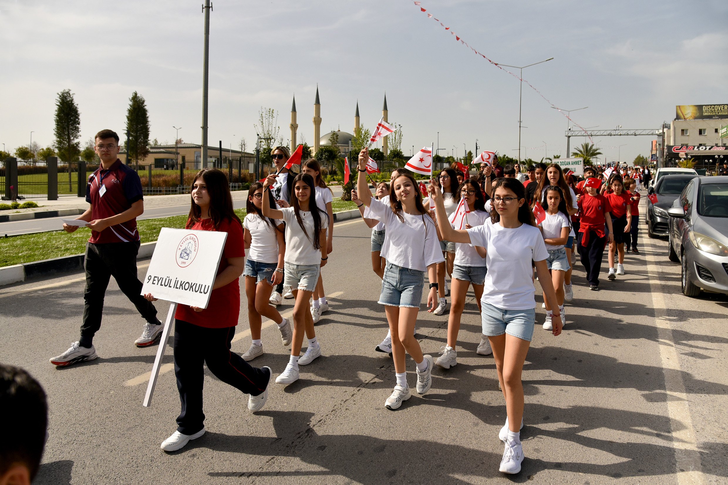 177633060145423 Nisan Kutlamaları Cercevesinde Kortej Ve Dans Gosterileri Duzenlendi 5 So