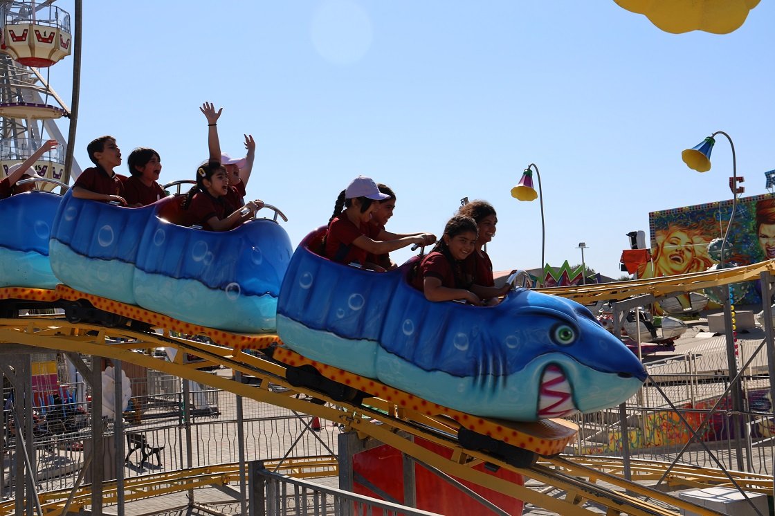 1776844995293Iskele 23 Ni̇san Eğlencesi̇ Lunapark 6 (2)