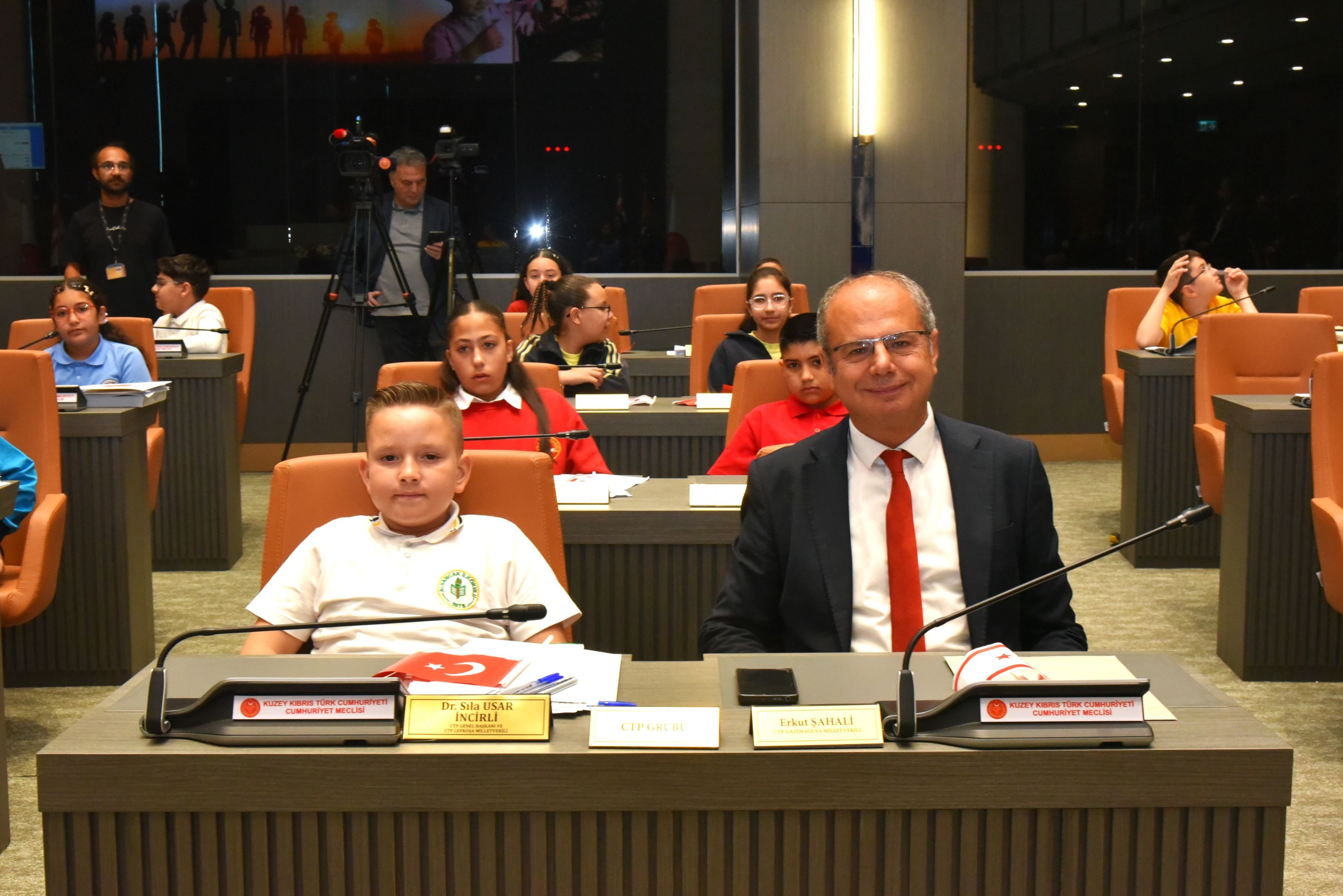 177685156315823 Ni̇san Çocuklari Mecli̇s Ti̇m (8)