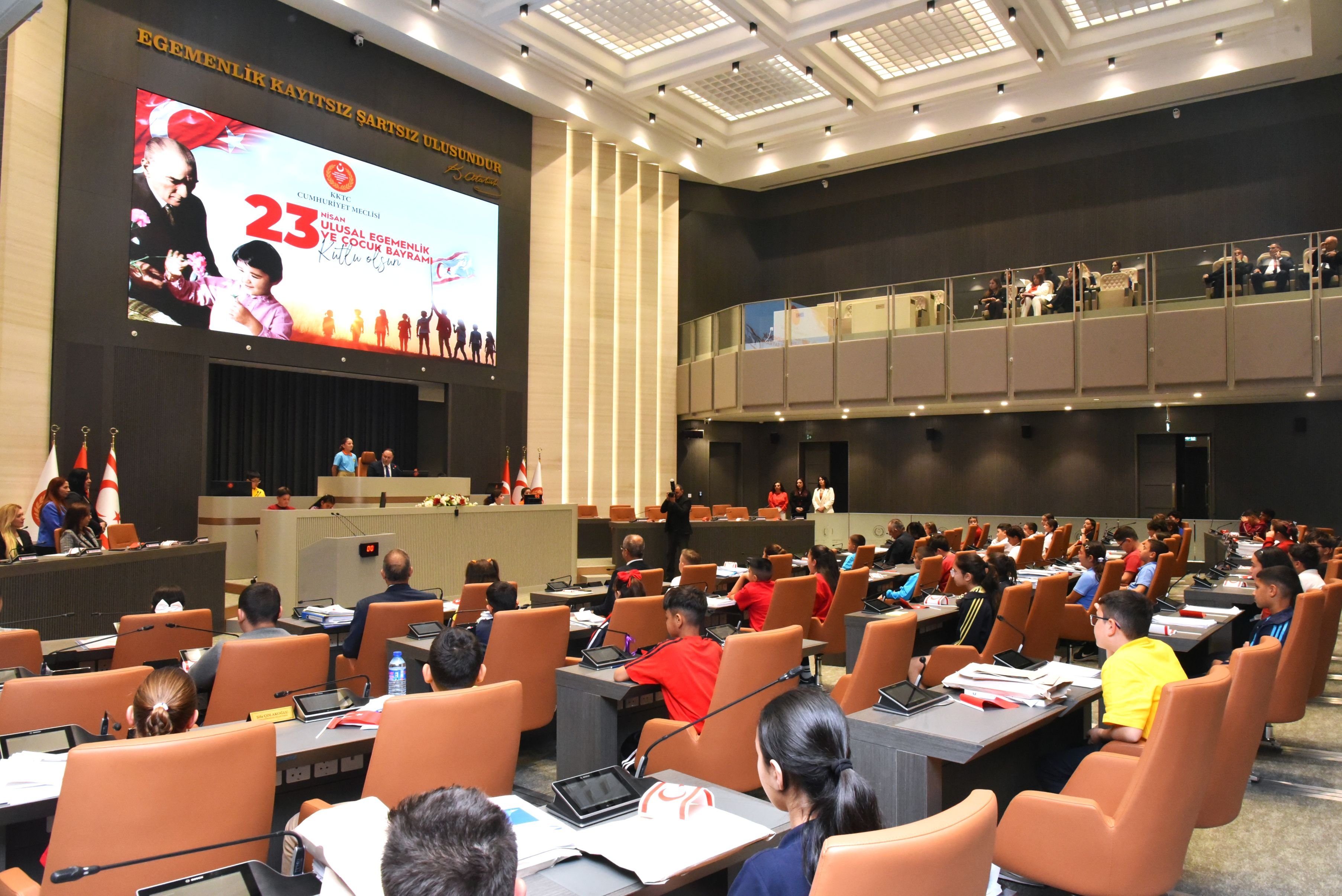 177685156315923 Ni̇san Çocuklari Mecli̇s Ti̇m (11)