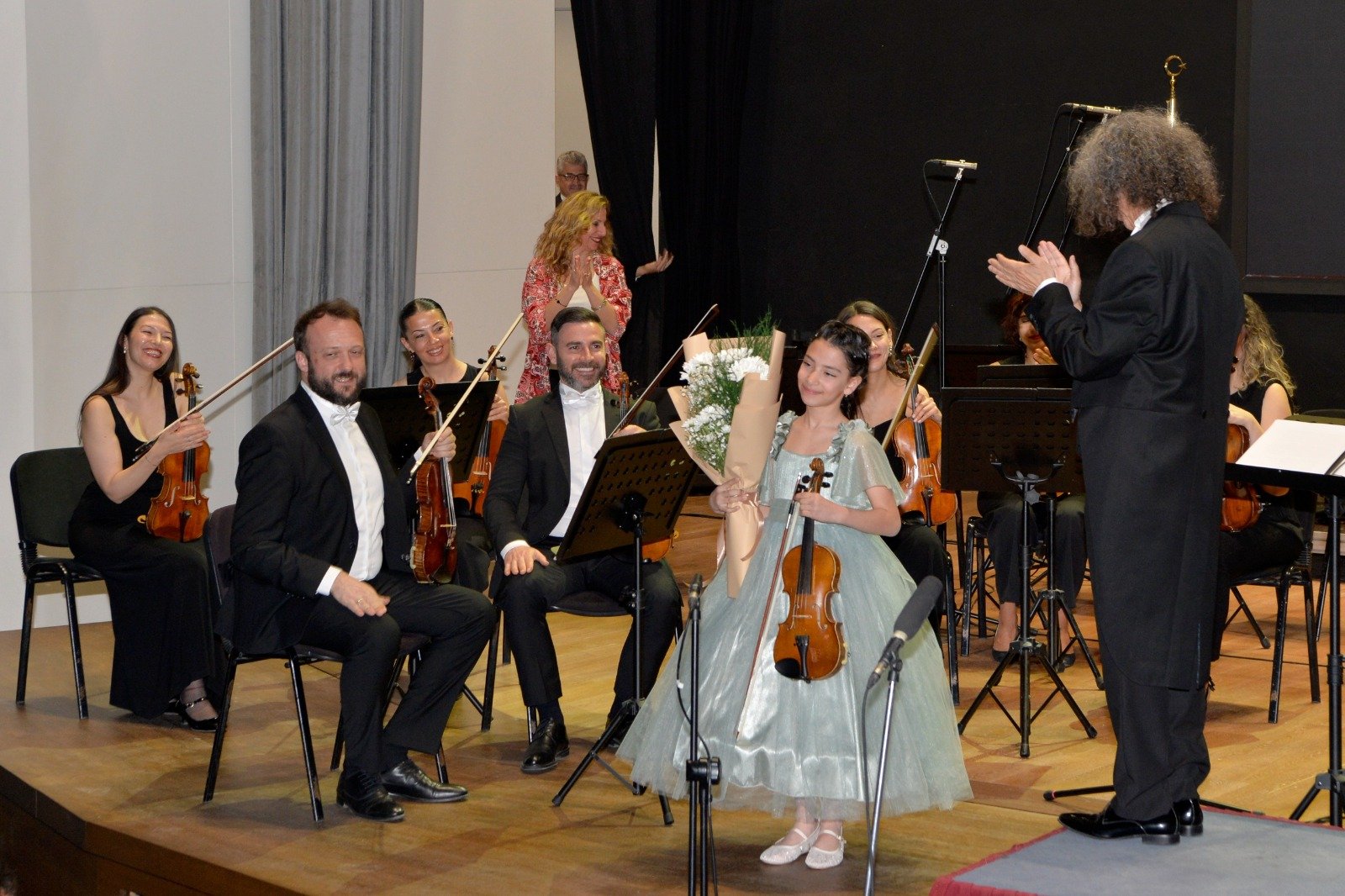 1776929807562 F D V G