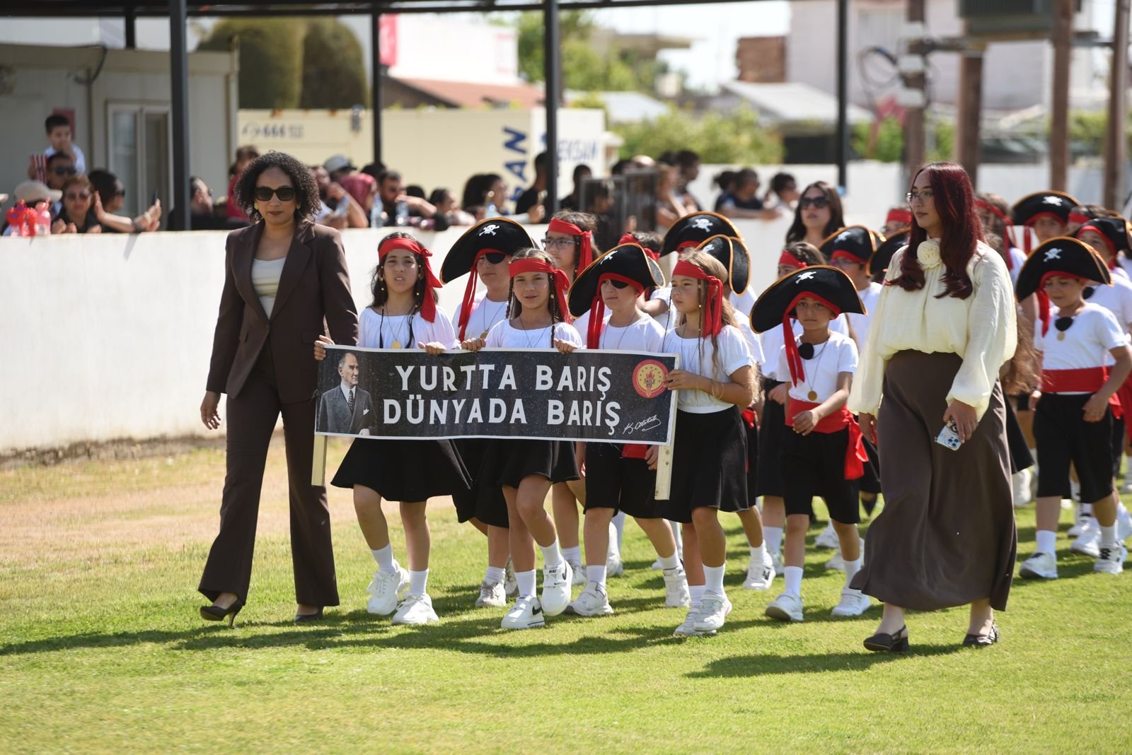 1776939347997Tören 8