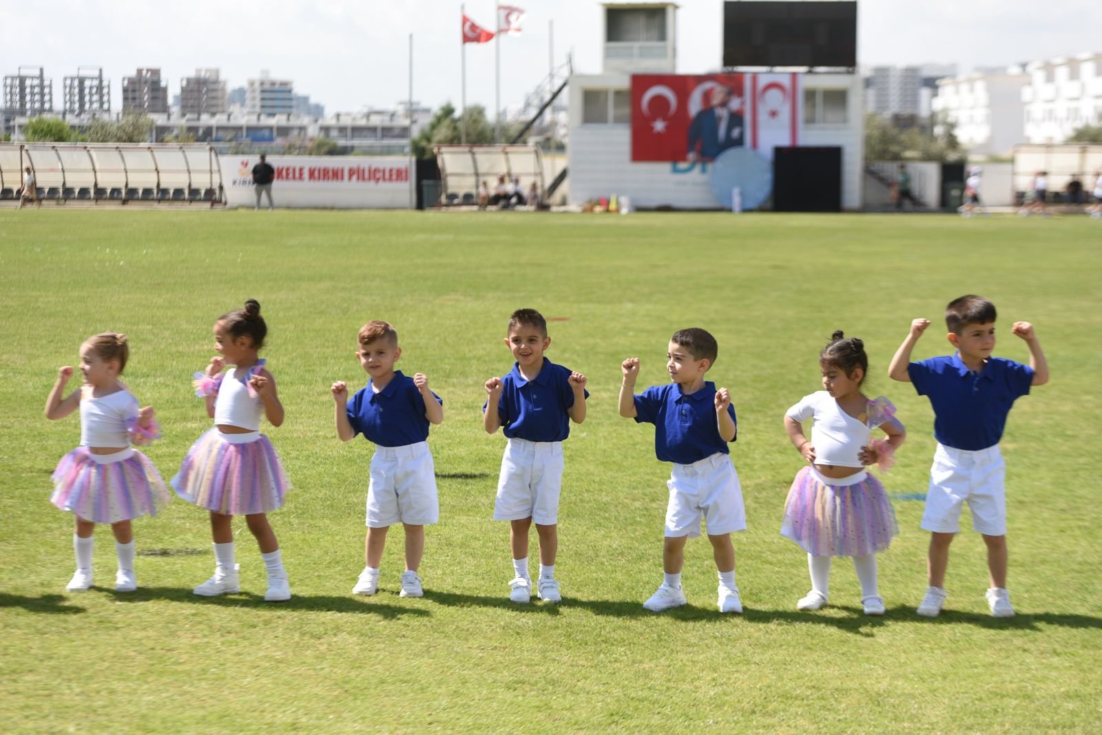 1776939356741Tören 11